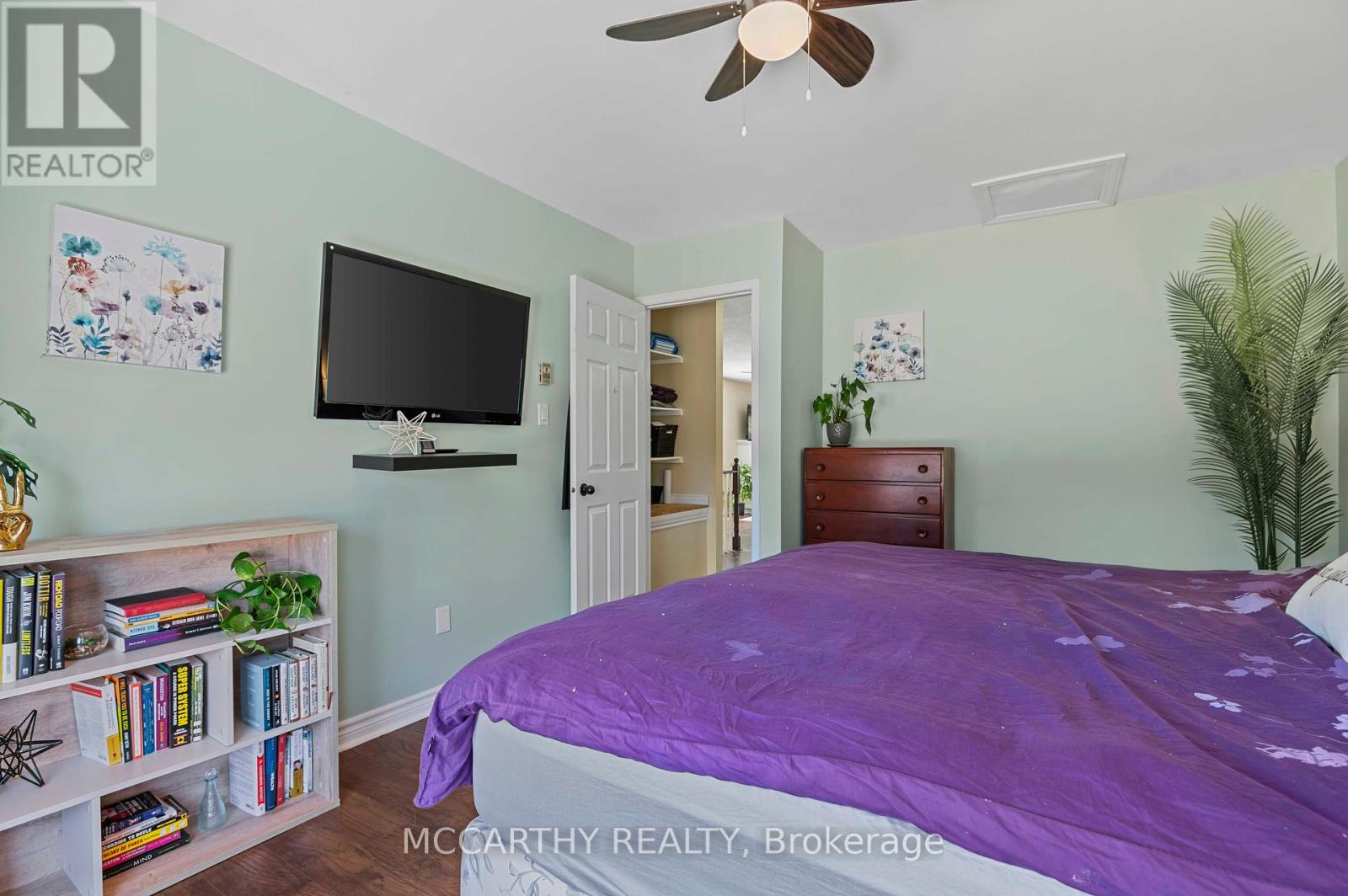Photo 16 of 300 Shelburne Place, Shelburne ON