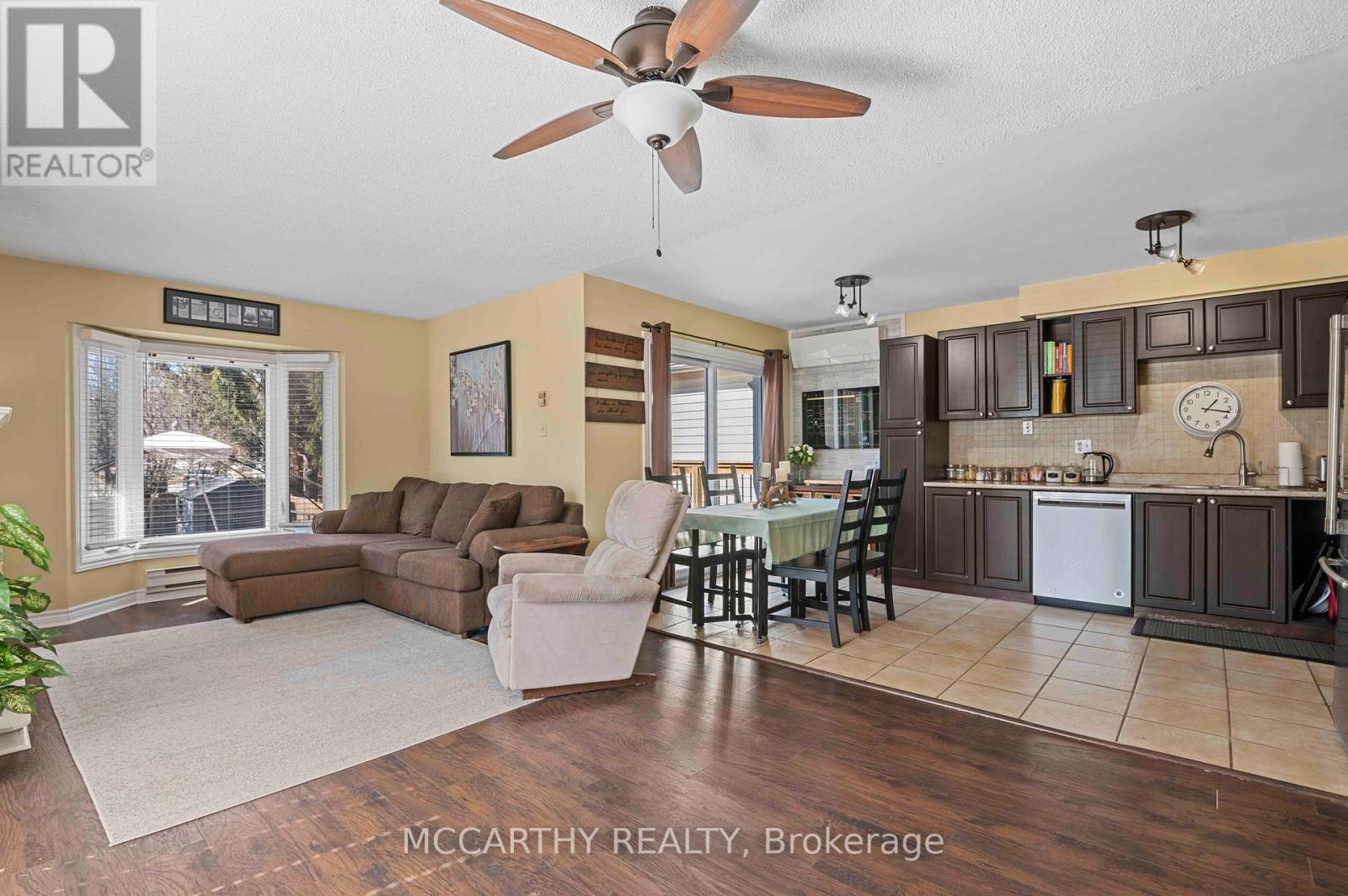 Photo 9 of 300 Shelburne Place, Shelburne ON