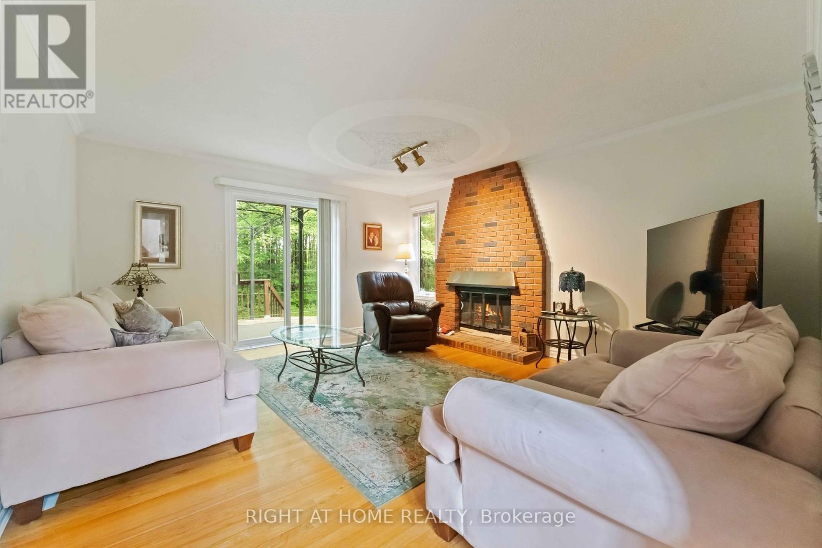 Photo 12 of 730 Canary Street, Ottawa ON