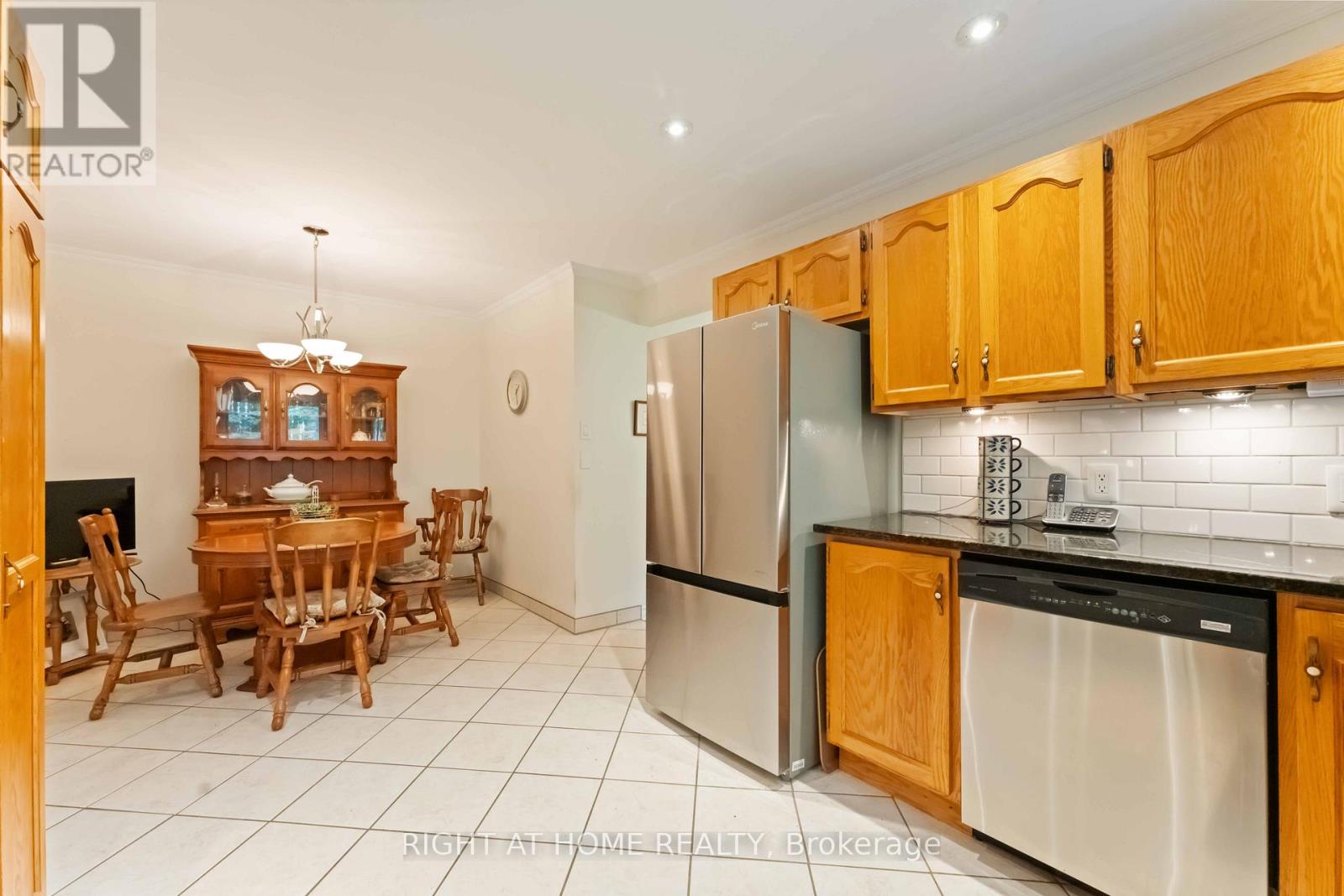 Photo 15 of 730 Canary Street, Ottawa ON