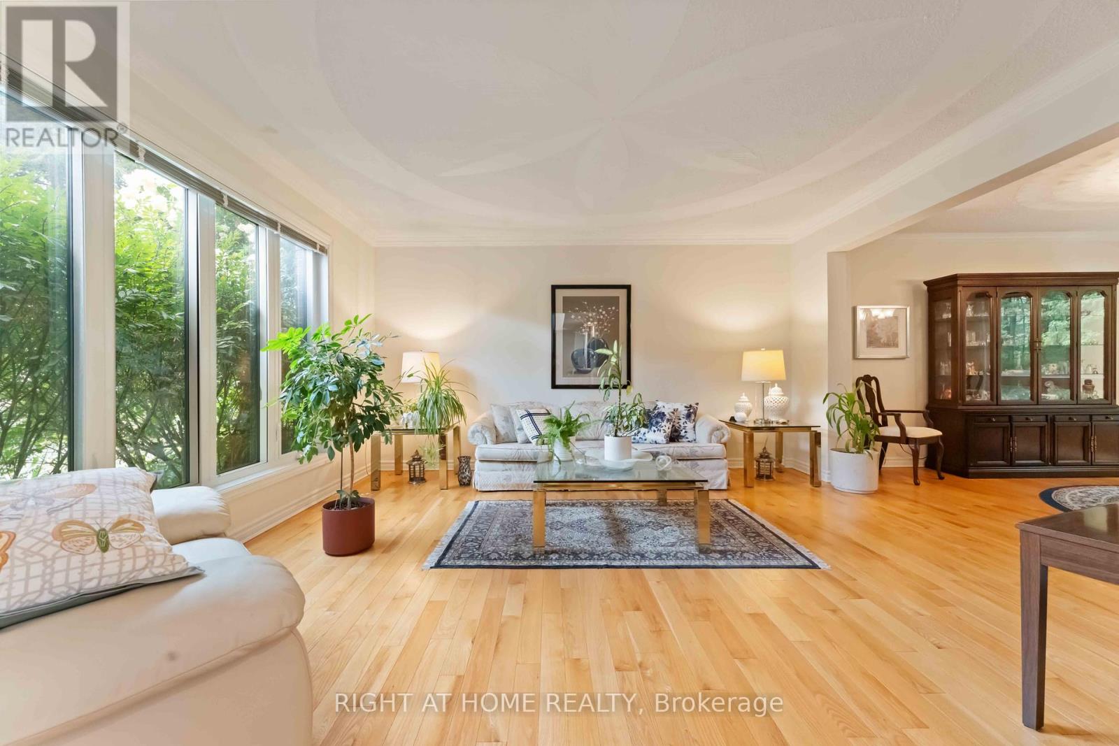 Photo 7 of 730 Canary Street, Ottawa ON