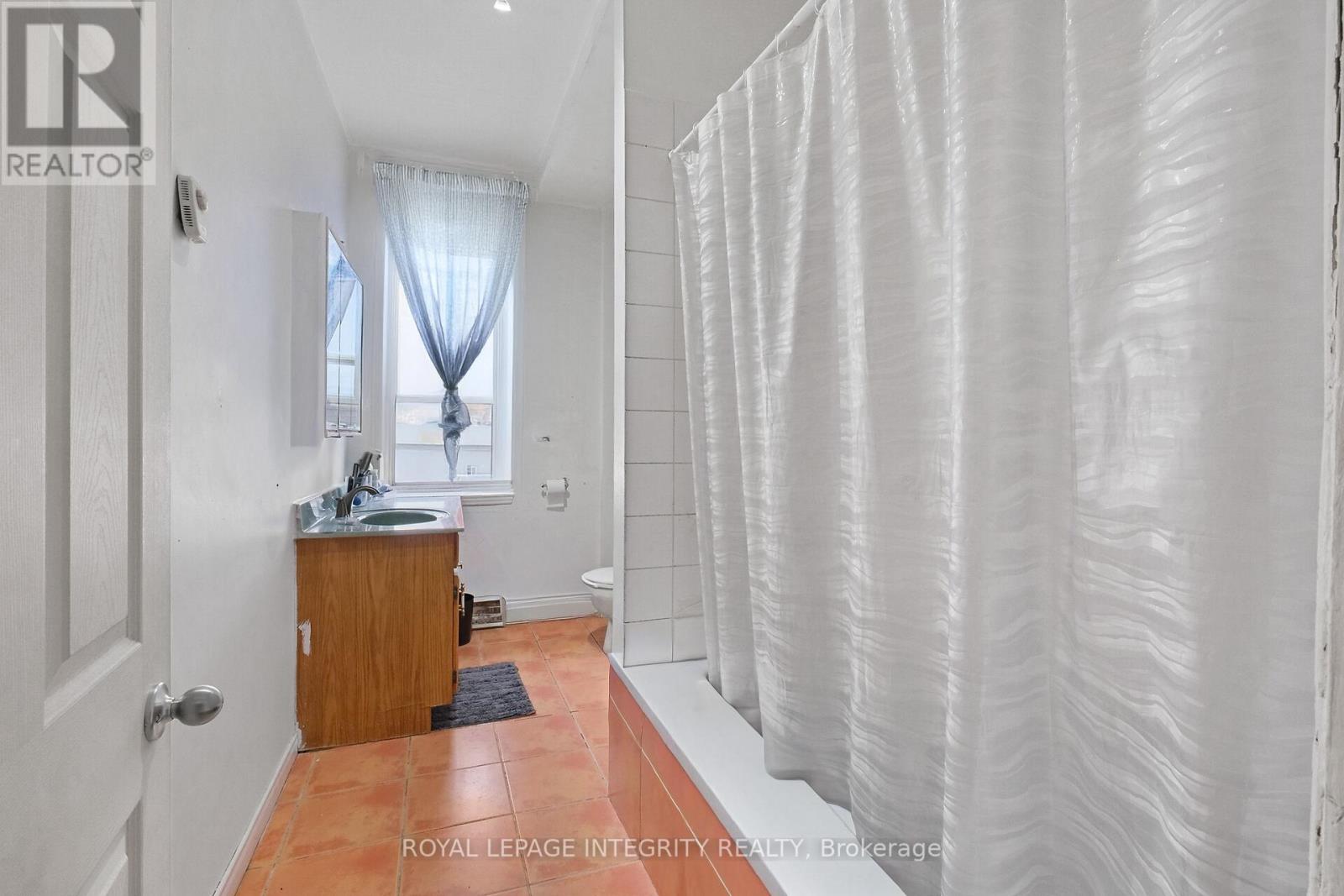 Photo 28 of 6 202 Rochester Street, Ottawa ON