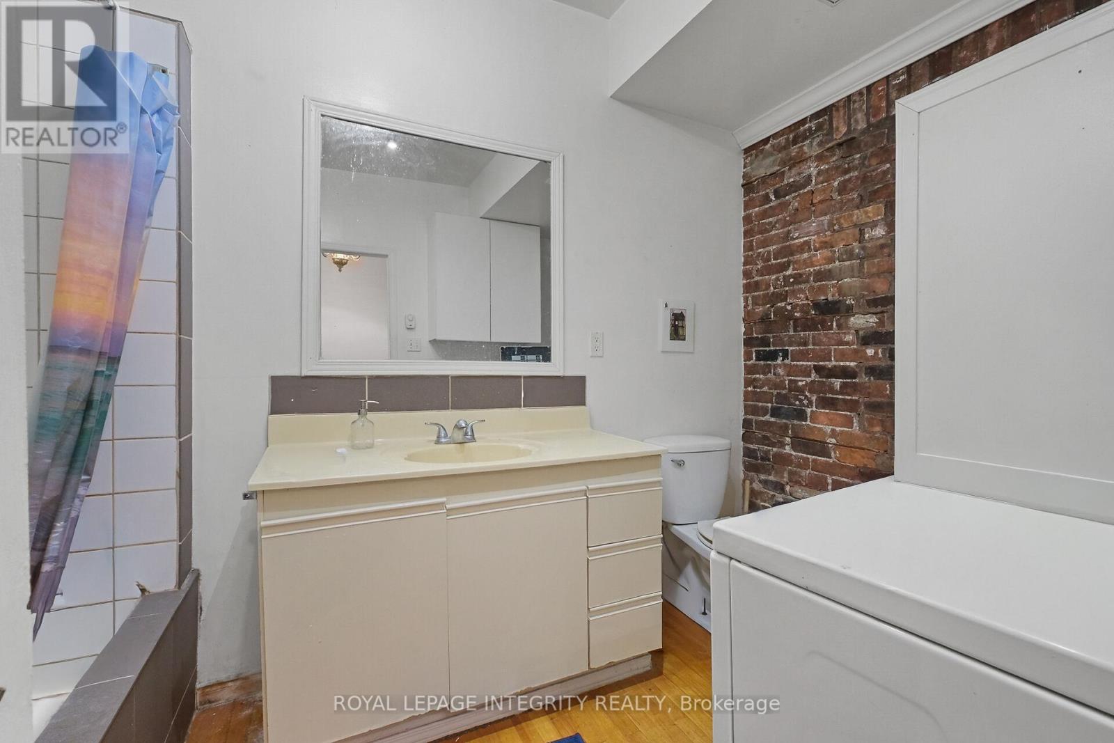 Photo 32 of 6 202 Rochester Street, Ottawa ON