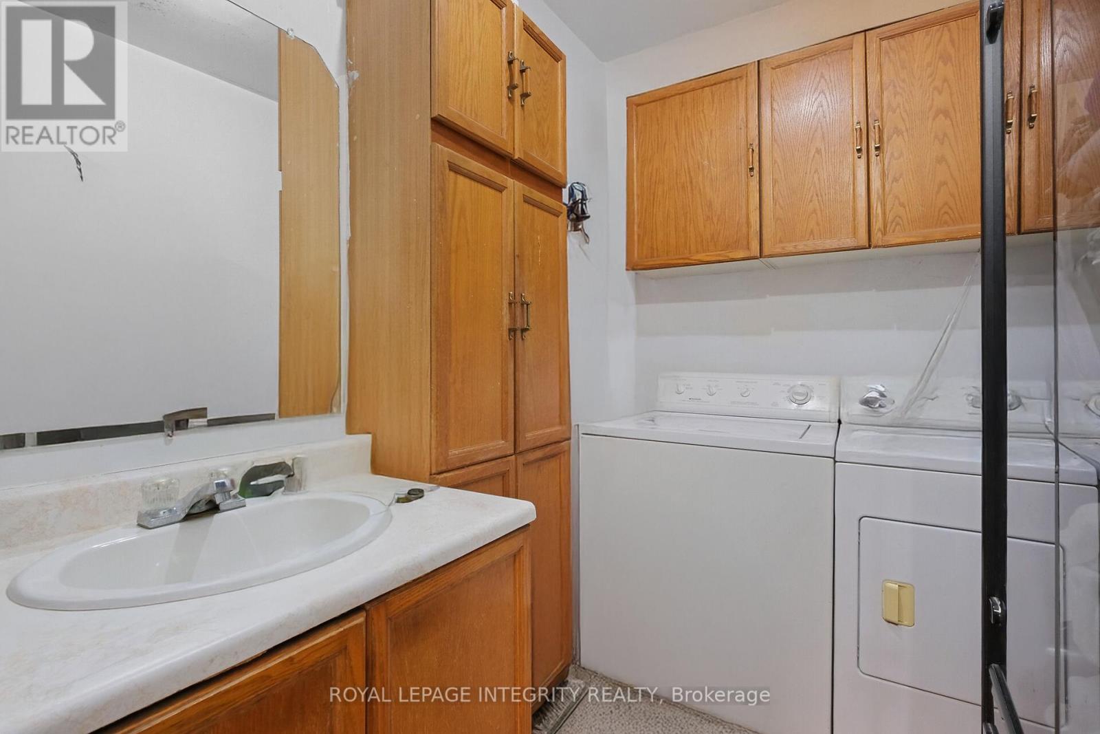 Photo 9 of 6 202 Rochester Street, Ottawa ON