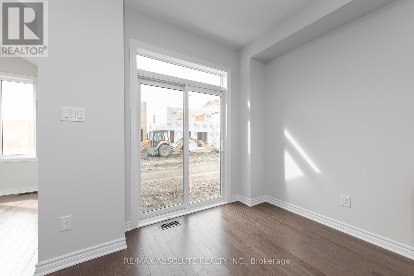 Photo 11 of 104 Mesa Drive, Ottawa ON
