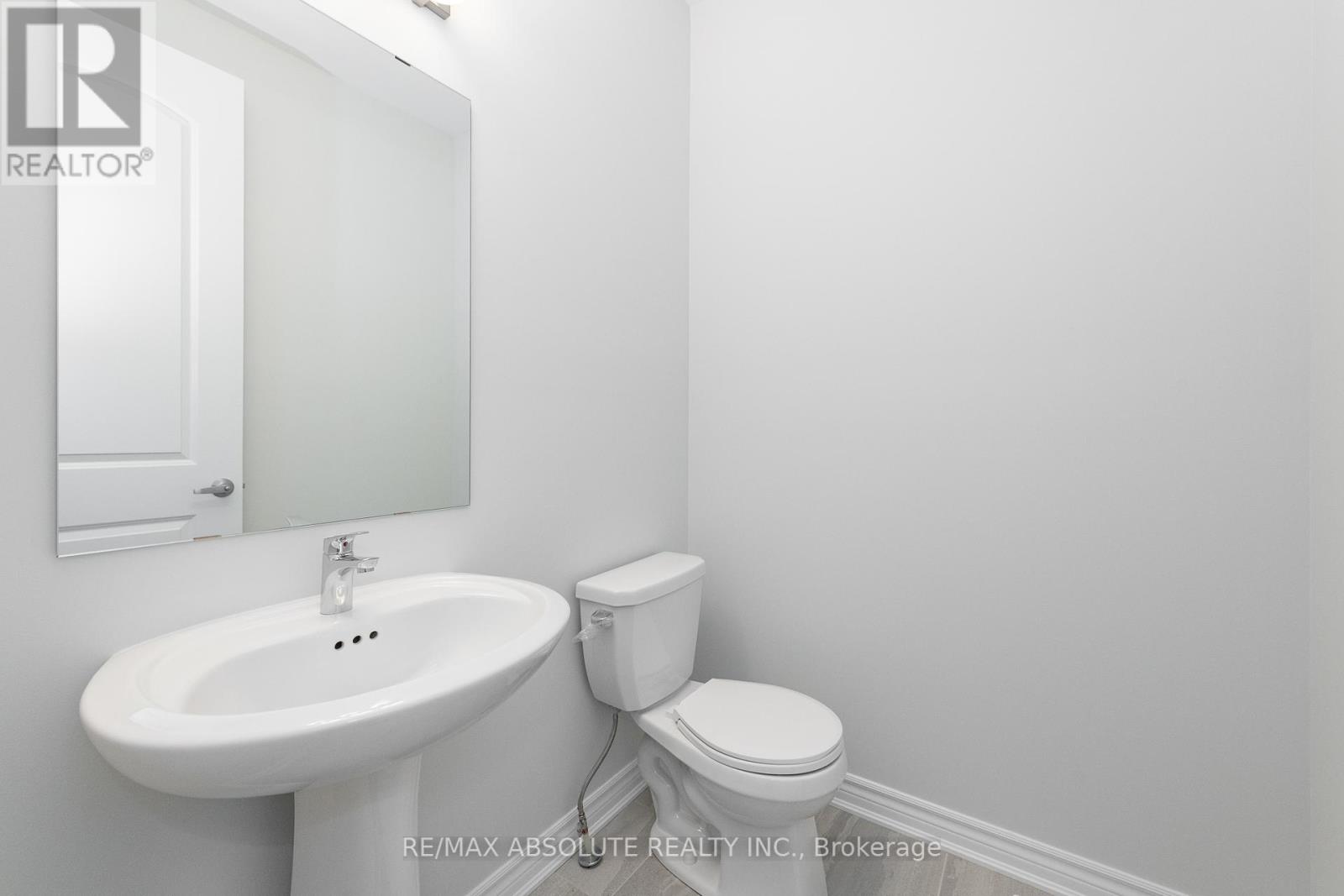 Photo 12 of 104 Mesa Drive, Ottawa ON