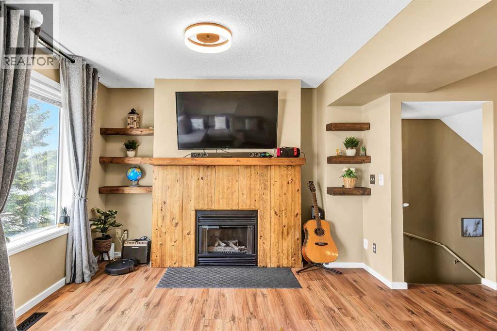 Single Family House for Sale in   Hidden Hills Terrace NW Hidden Valley Calgary 
