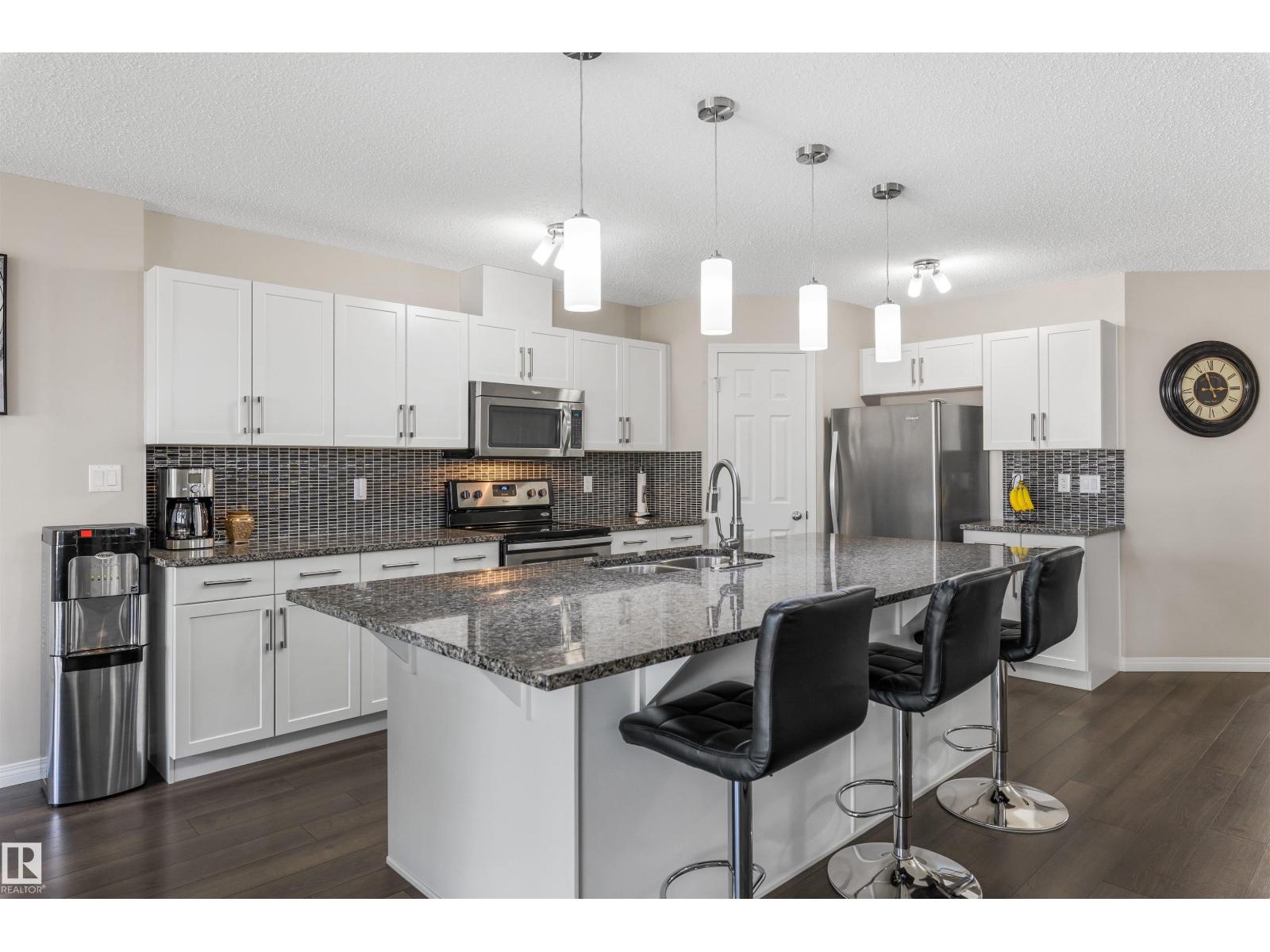Photo 13 of 771 Eagleson Cr Nw, Edmonton AB