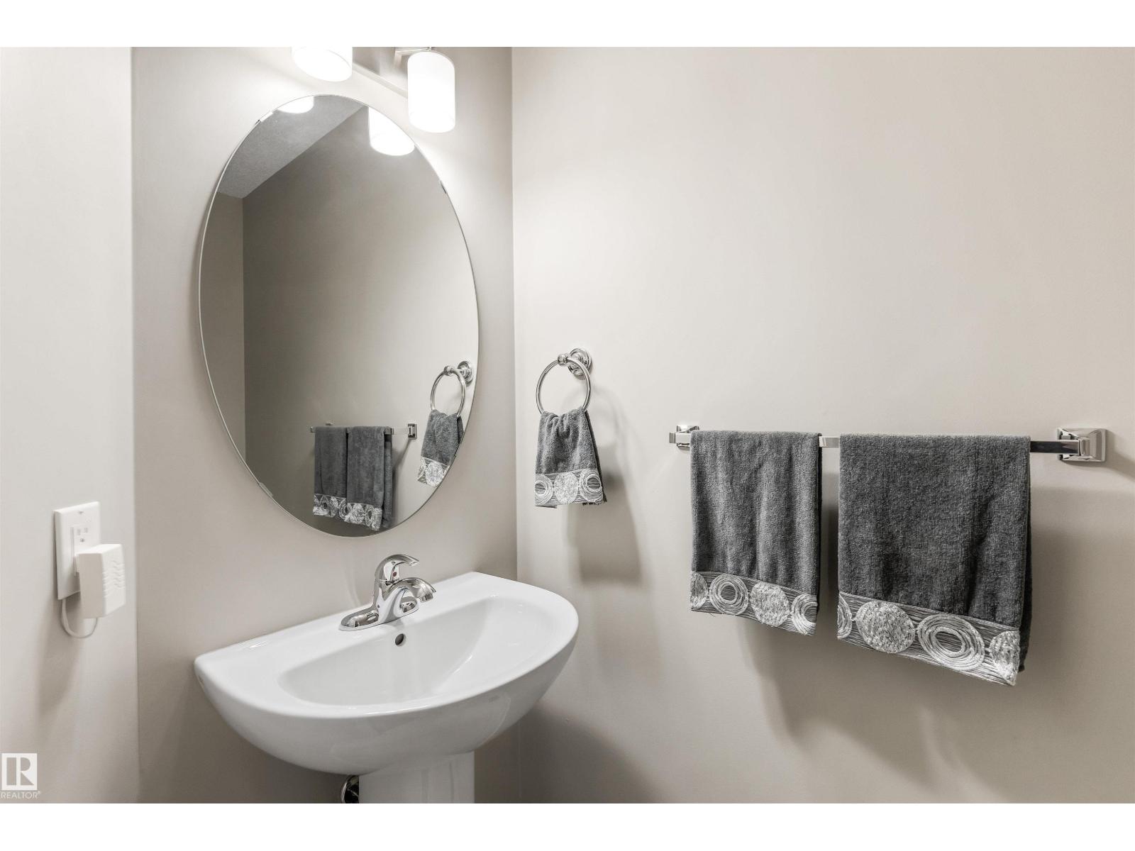 Photo 19 of 771 Eagleson Cr Nw, Edmonton AB