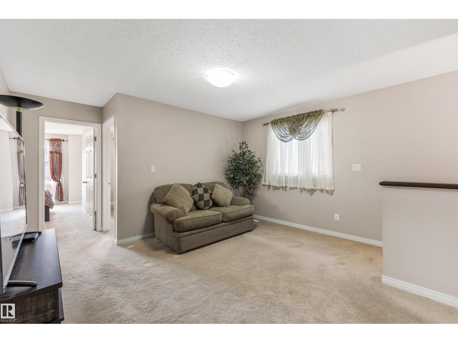 Photo 20 of 771 Eagleson Cr Nw, Edmonton AB