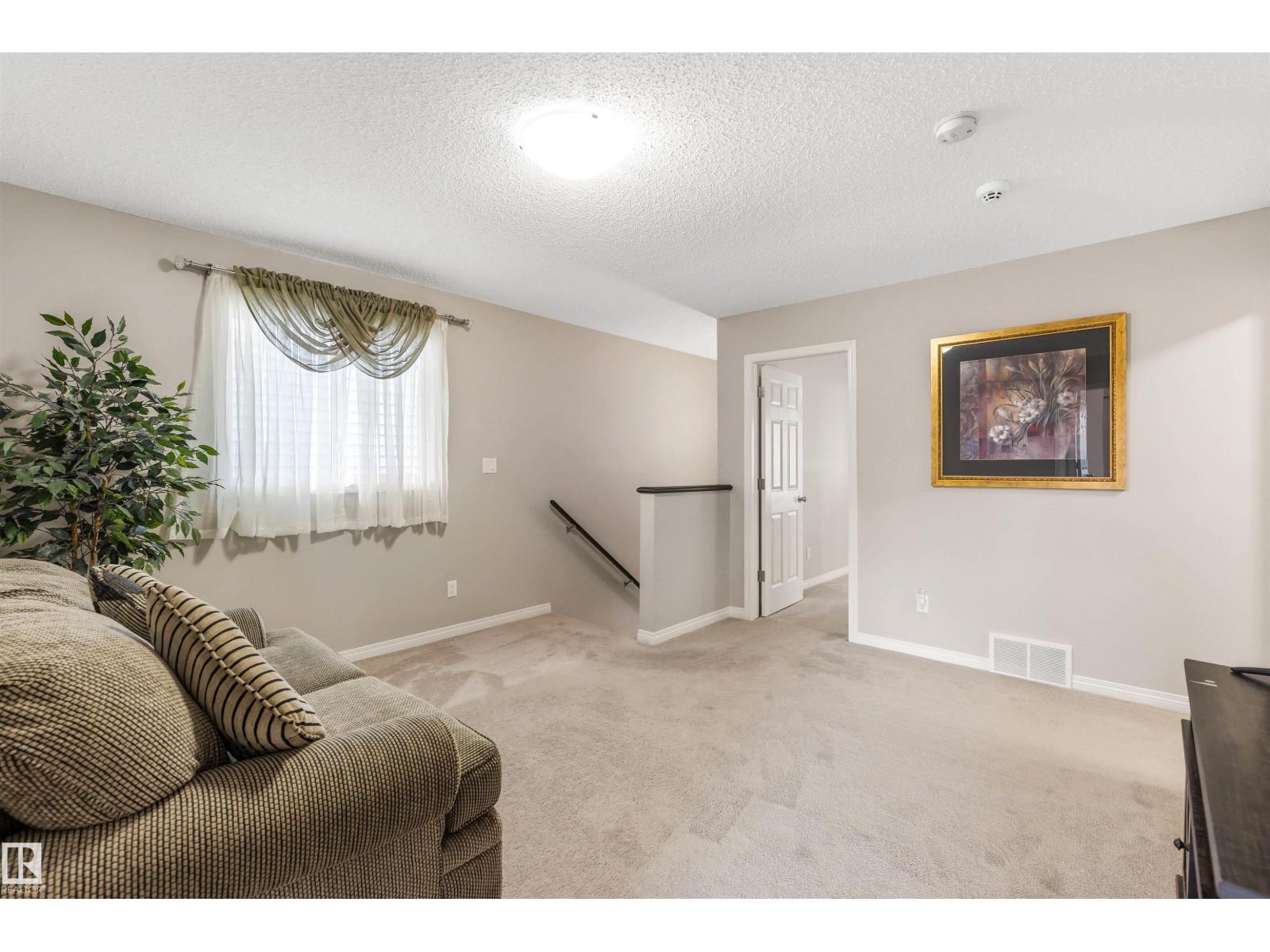 Photo 21 of 771 Eagleson Cr Nw, Edmonton AB