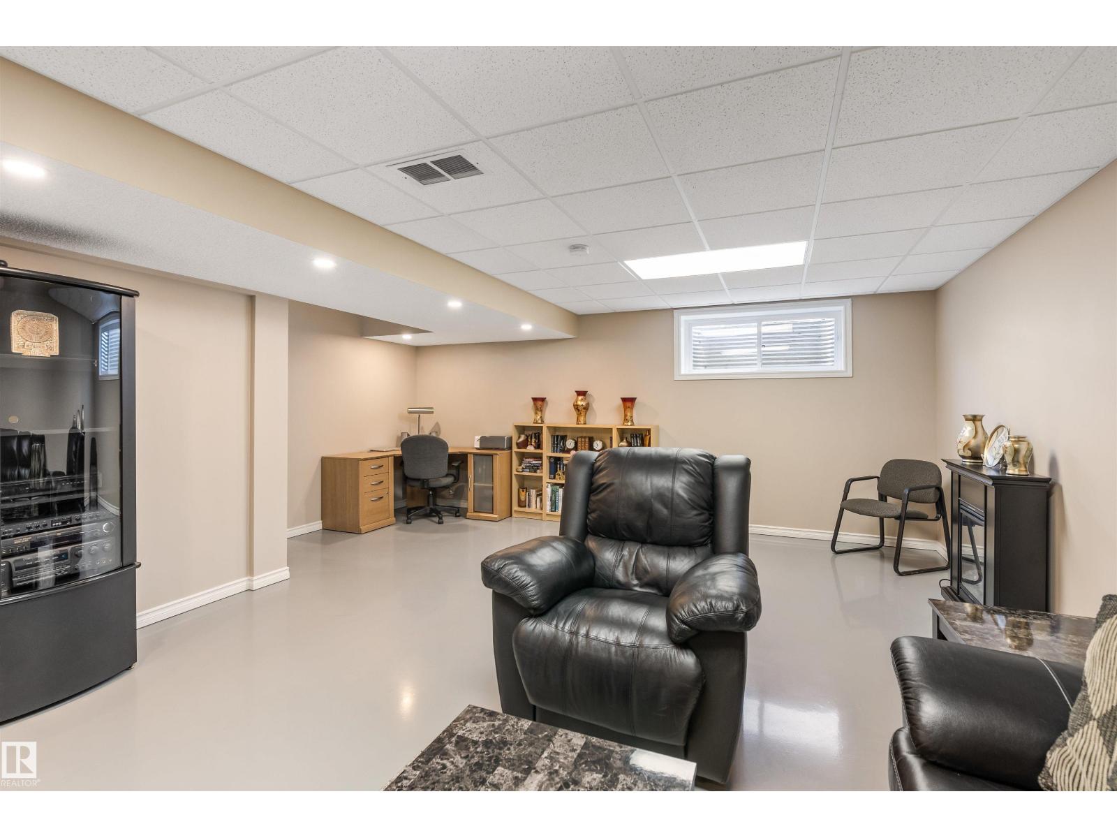 Photo 36 of 771 Eagleson Cr Nw, Edmonton AB