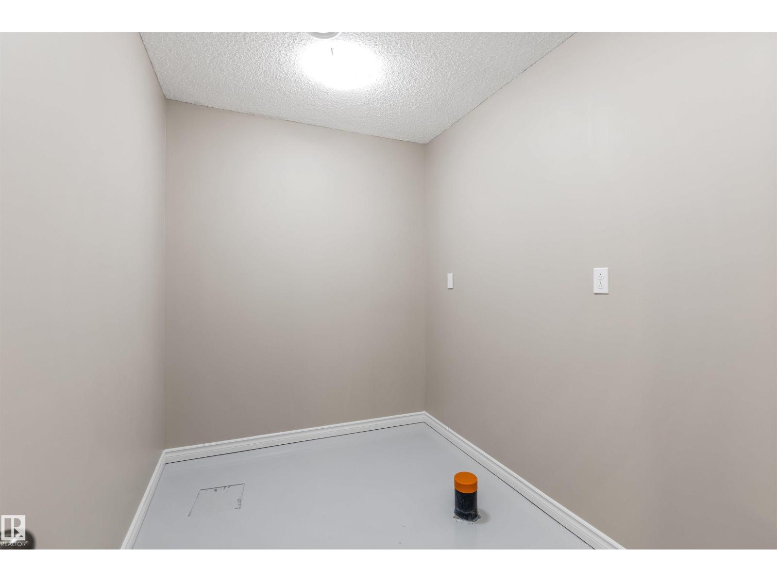Photo 37 of 771 Eagleson Cr Nw, Edmonton AB