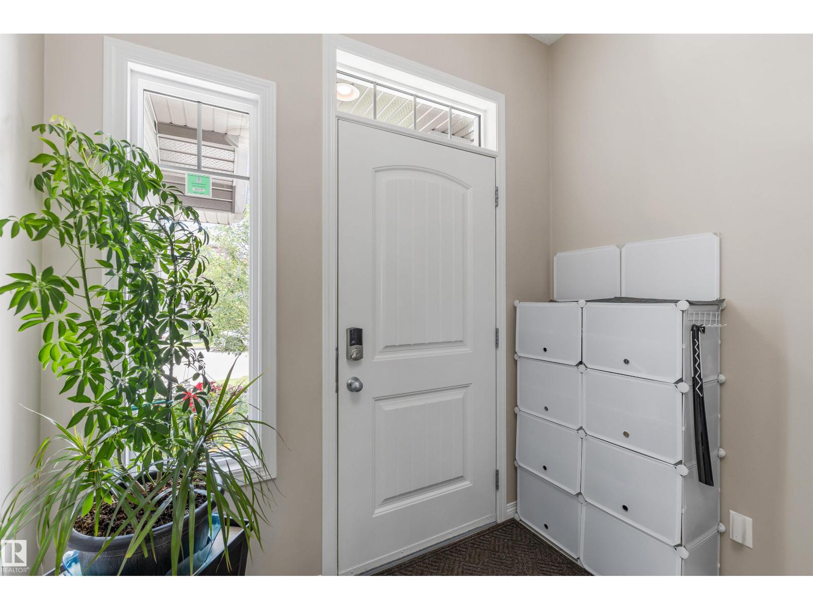 Photo 4 of 771 Eagleson Cr Nw, Edmonton AB
