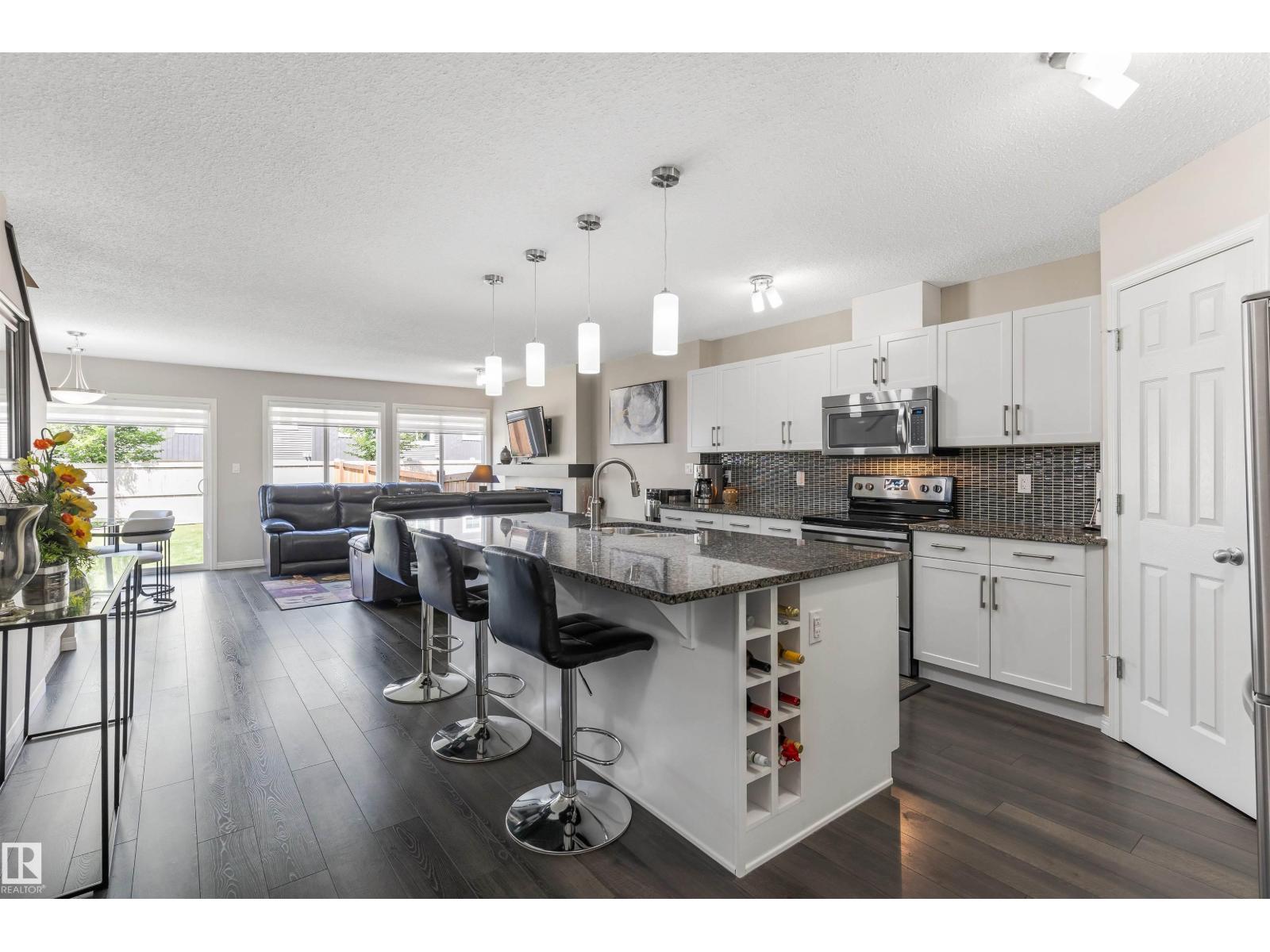 Photo 7 of 771 Eagleson Cr Nw, Edmonton AB