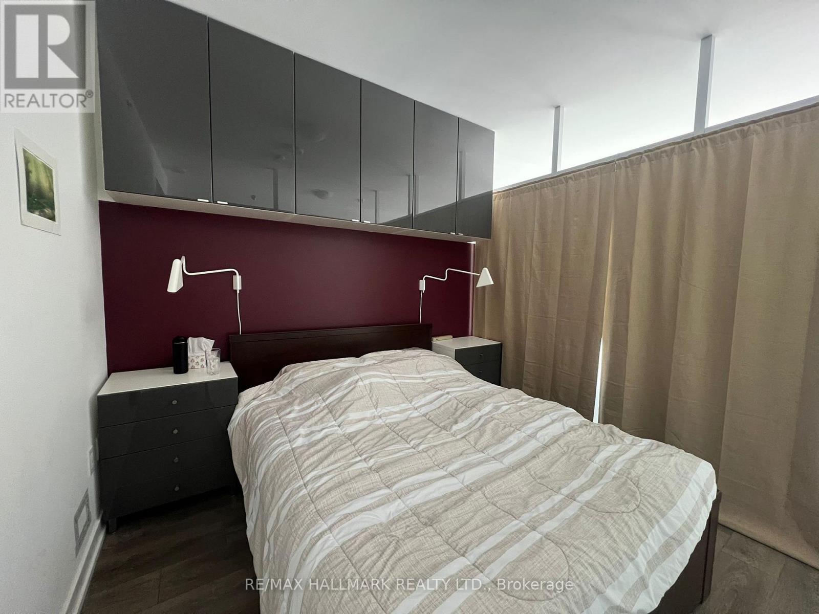 Photo 11 of 3705 426 University Avenue, Toronto ON