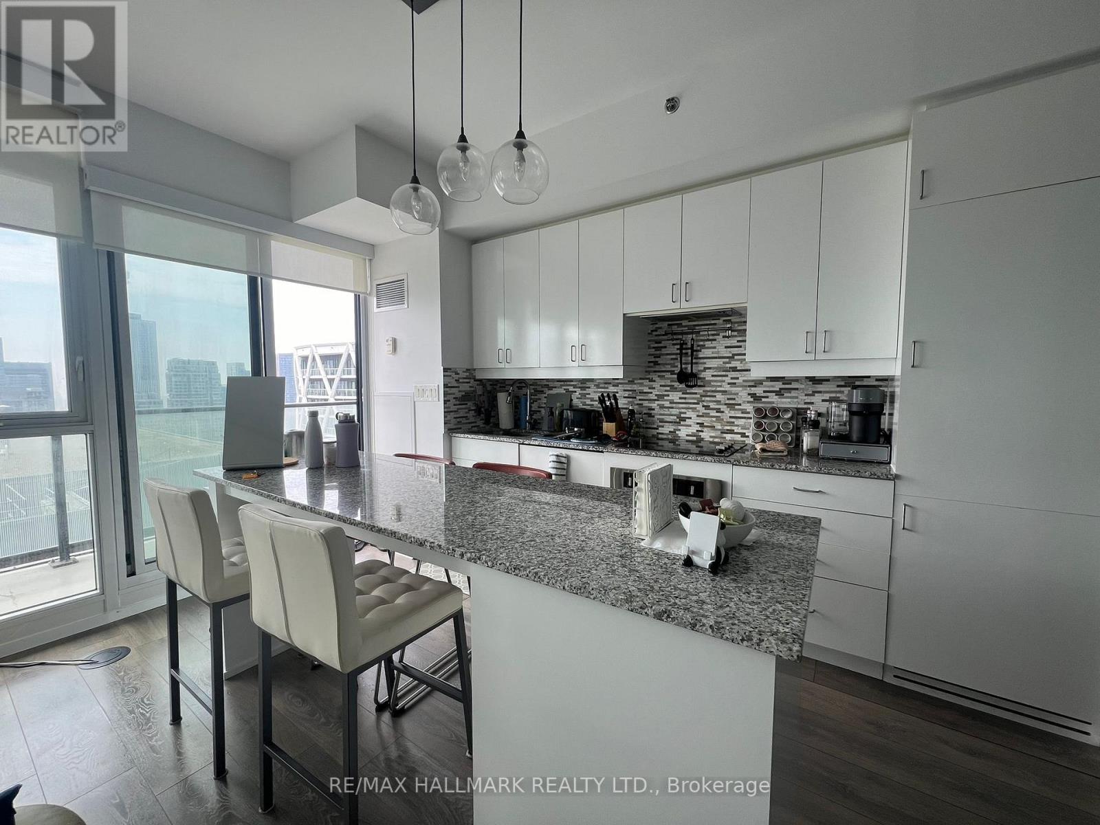 Photo 5 of 3705 426 University Avenue, Toronto ON