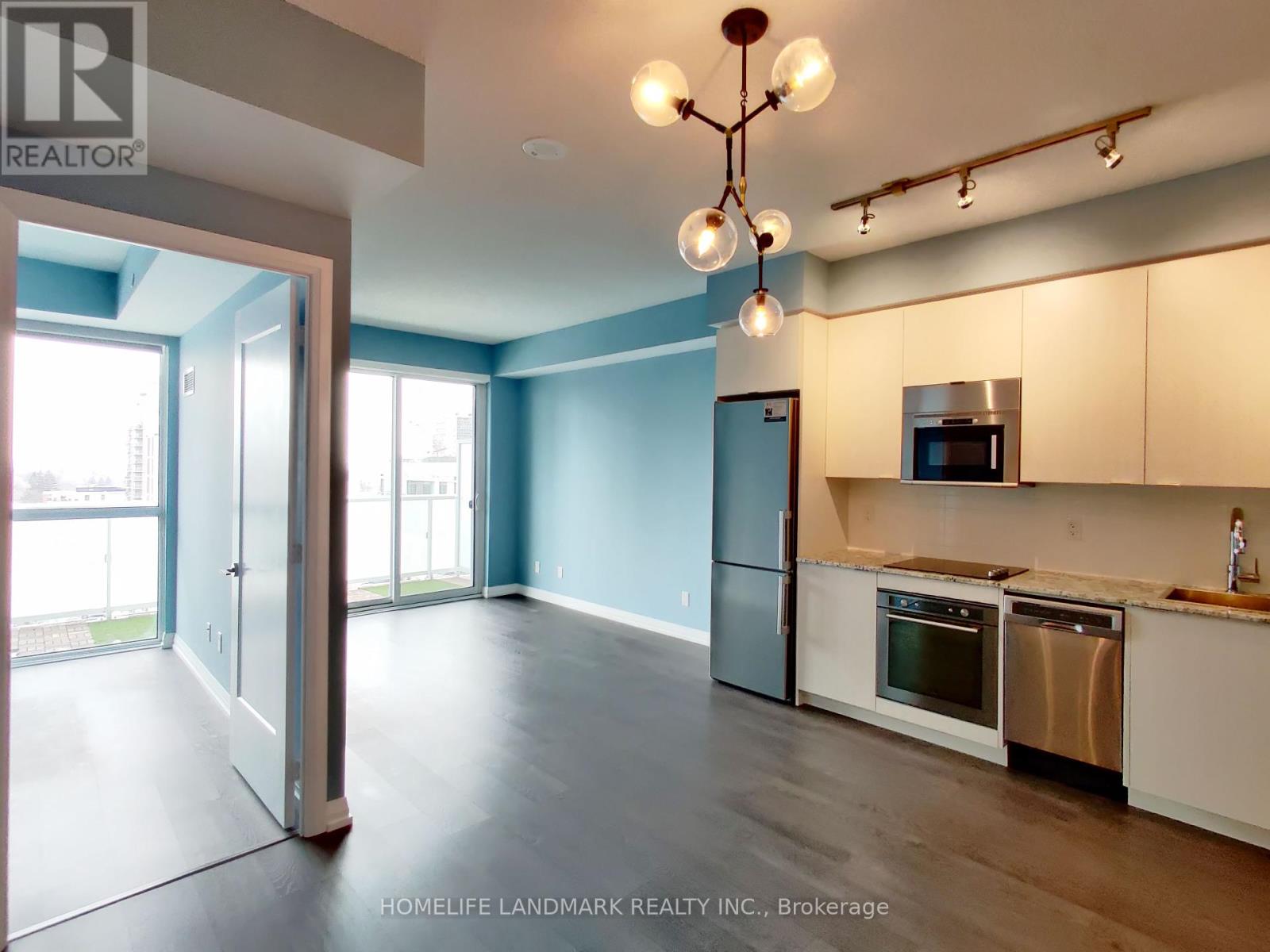Photo 3 of 805 101 Erskine Avenue, Toronto ON
