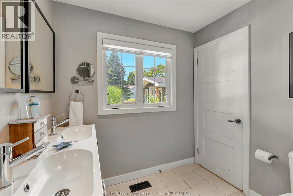 Photo 21 of 72 Pulley Road, Leamington ON