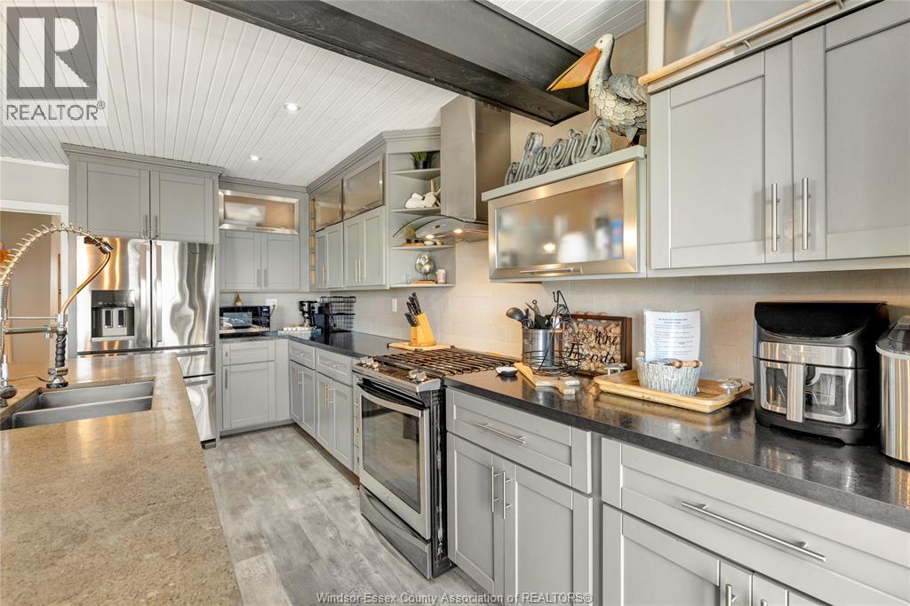 Photo 13 of 72 Pulley Road, Leamington ON