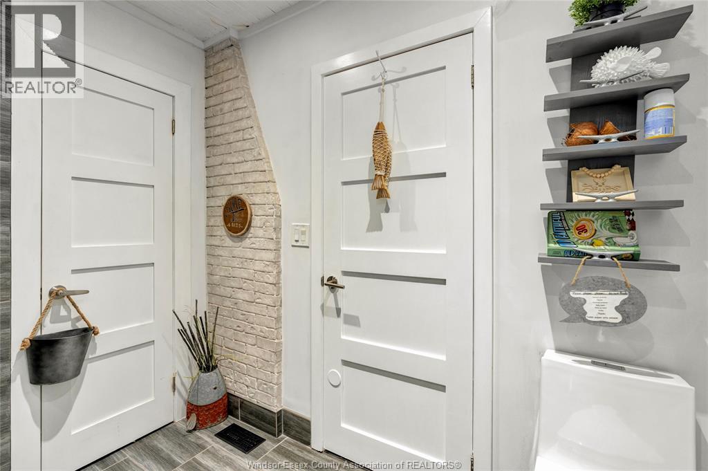 Photo 27 of 72 Pulley Road, Leamington ON