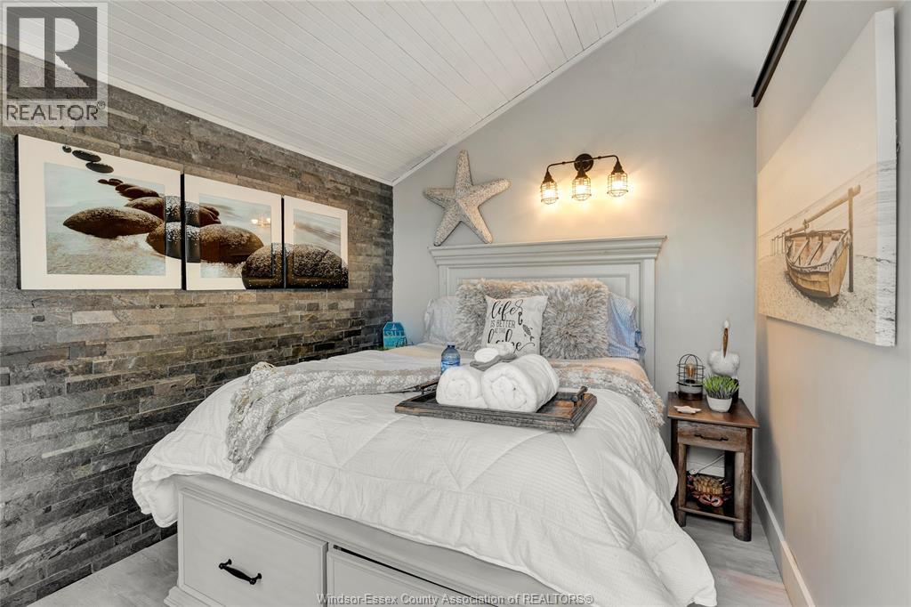 Photo 22 of 72 Pulley Road, Leamington ON