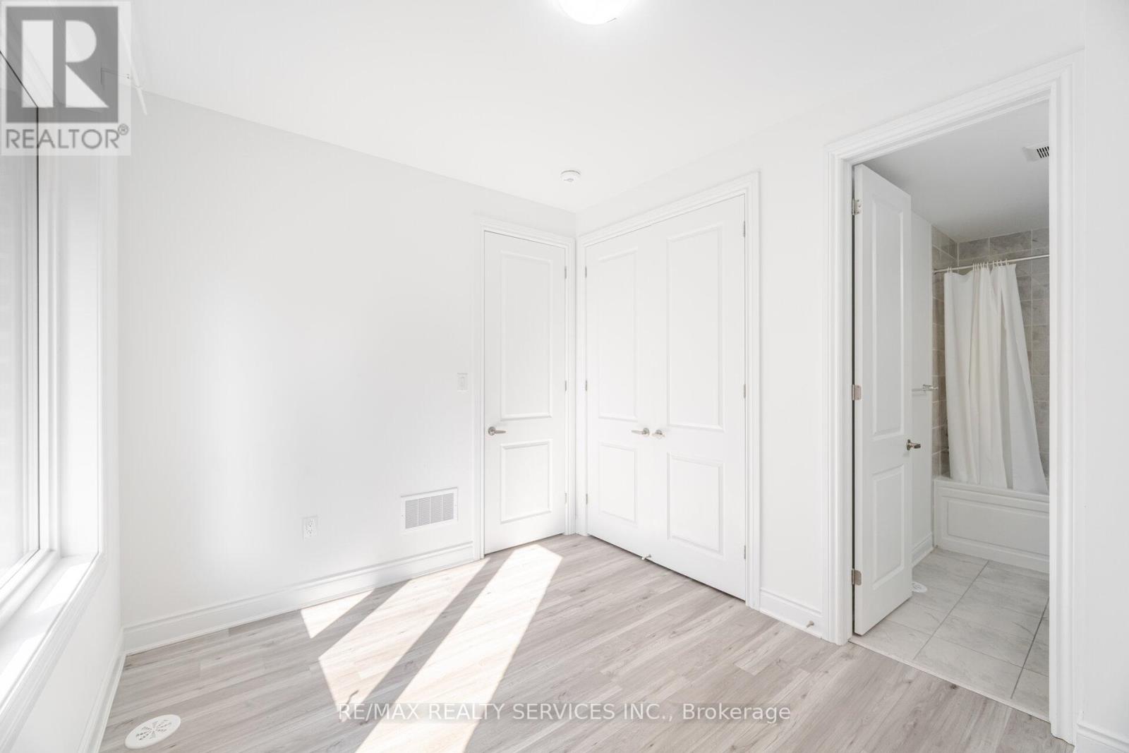 Photo 11 of 5184 Viola Desmond Drive, Mississauga ON