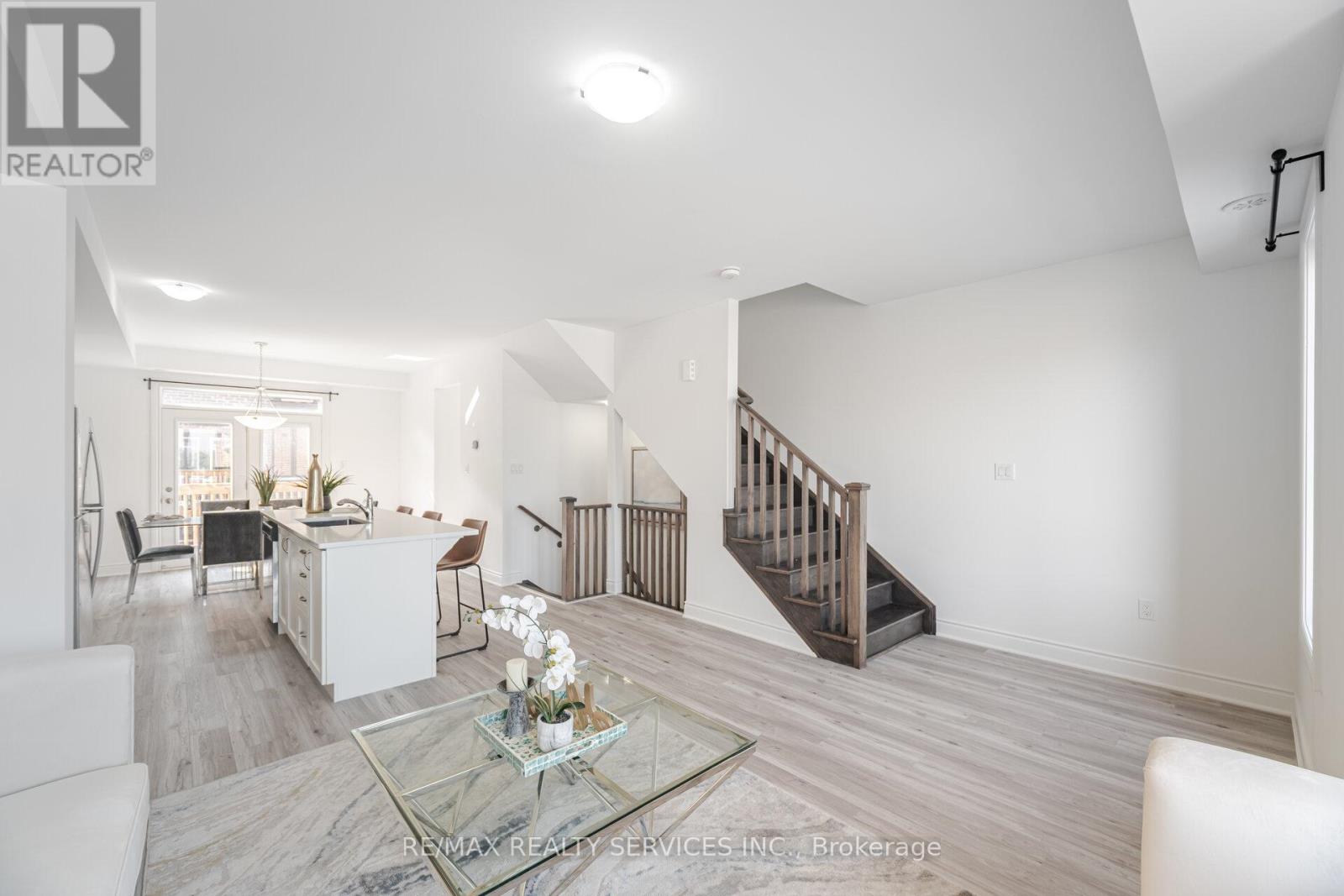 Photo 25 of 5184 Viola Desmond Drive, Mississauga ON