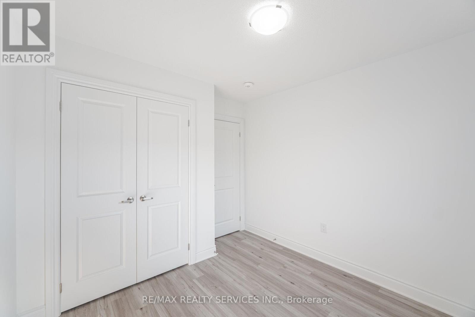Photo 40 of 5184 Viola Desmond Drive, Mississauga ON