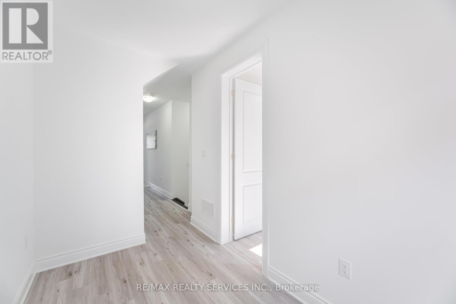 Photo 9 of 5184 Viola Desmond Drive, Mississauga ON