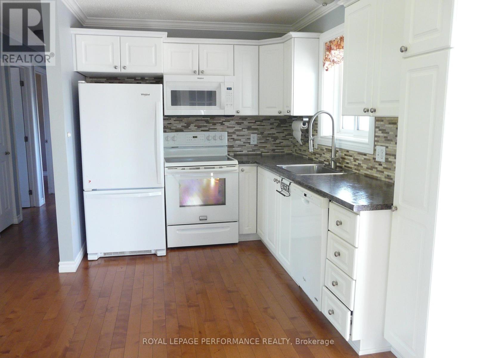 Photo 10 of 1225 Campeau Crescent, Clarencerockland ON