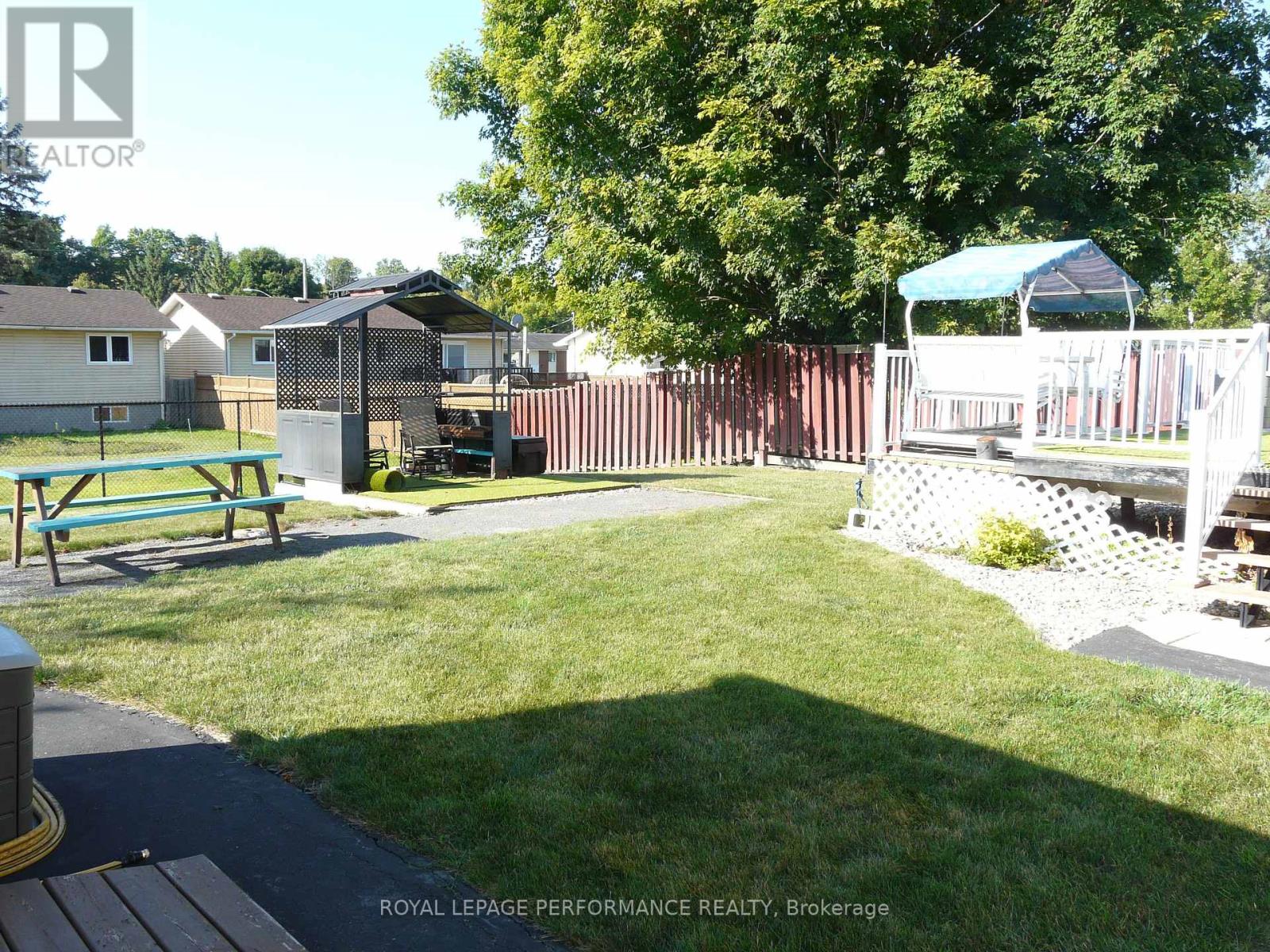 Photo 18 of 1225 Campeau Crescent, Clarencerockland ON