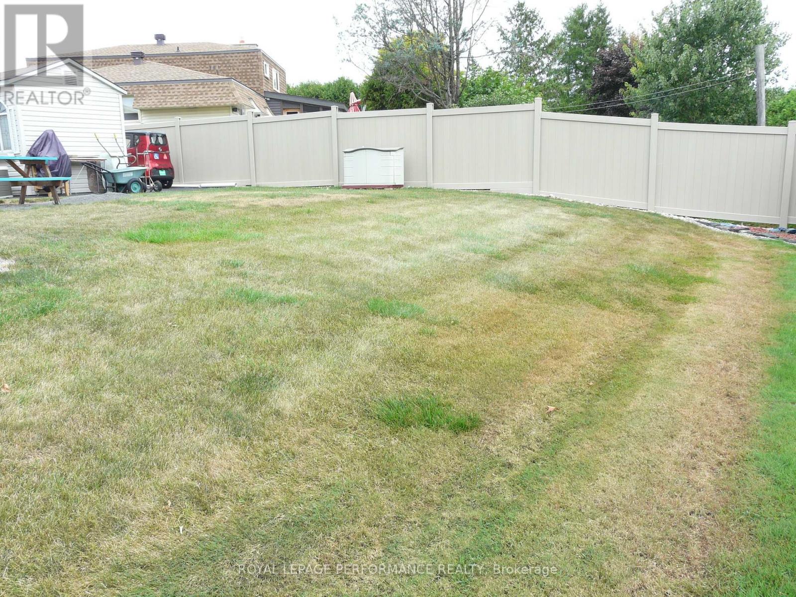 Photo 21 of 1225 Campeau Crescent, Clarencerockland ON