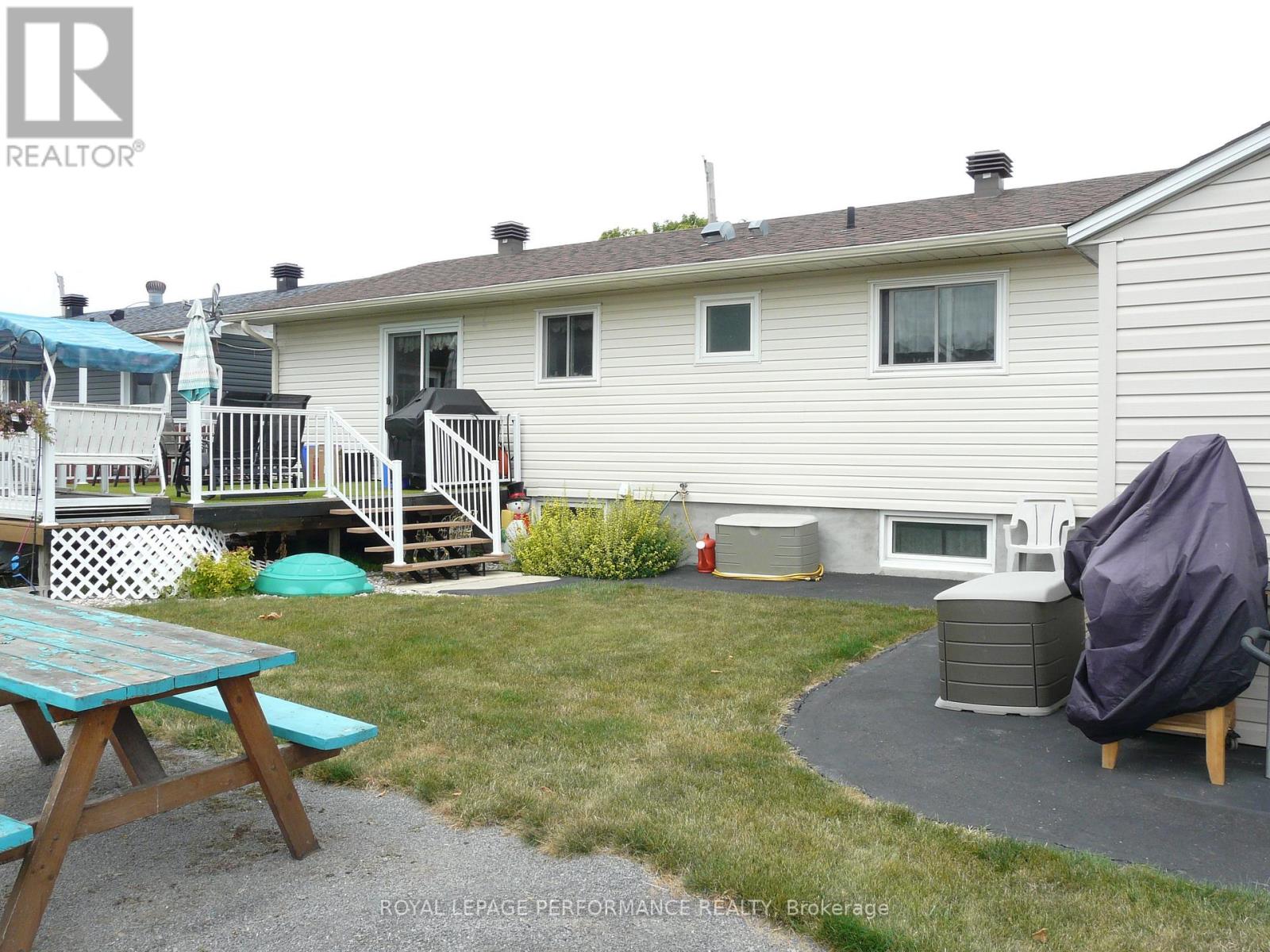 Photo 20 of 1225 Campeau Crescent, Clarencerockland ON