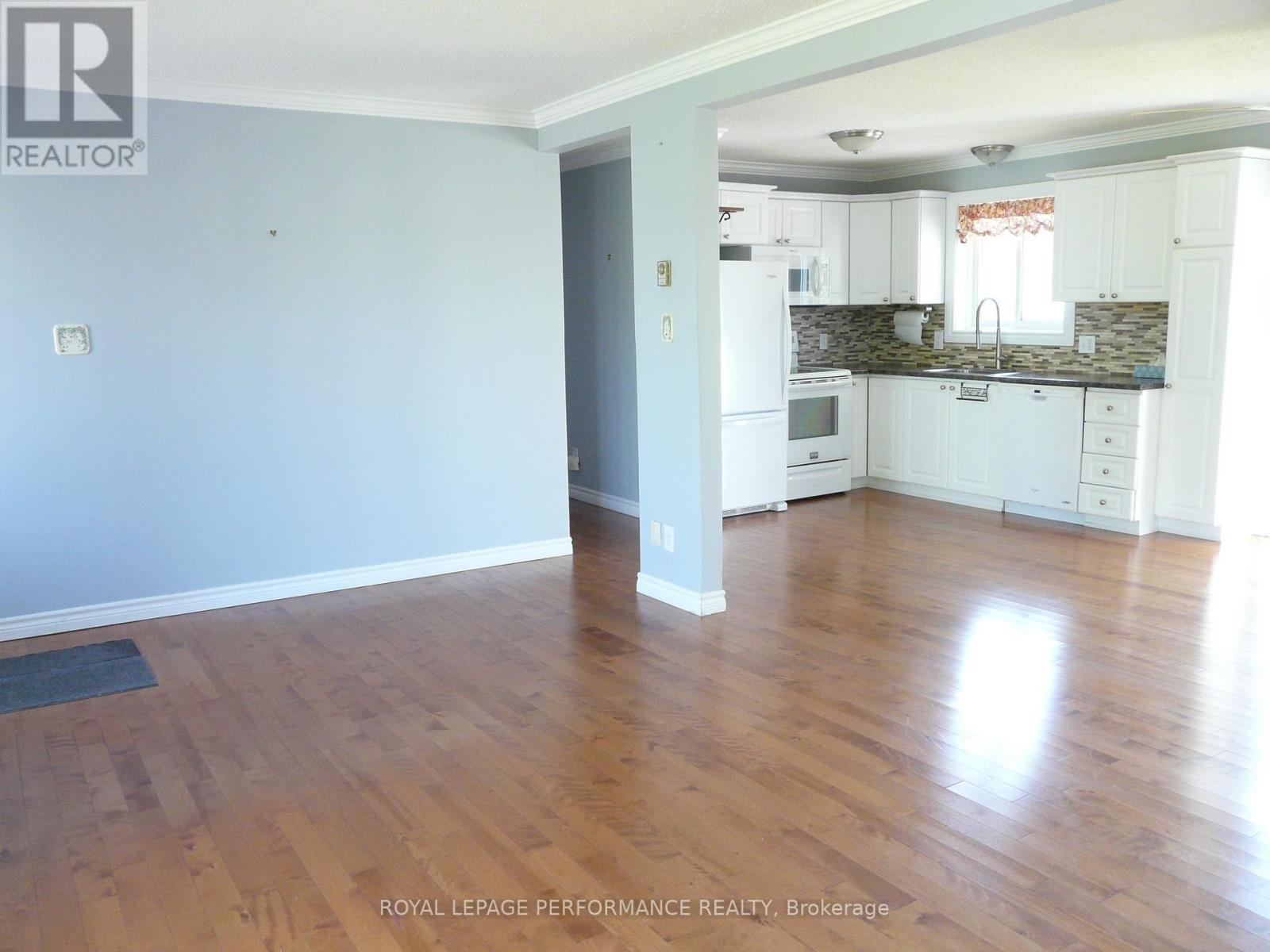 Photo 9 of 1225 Campeau Crescent, Clarencerockland ON