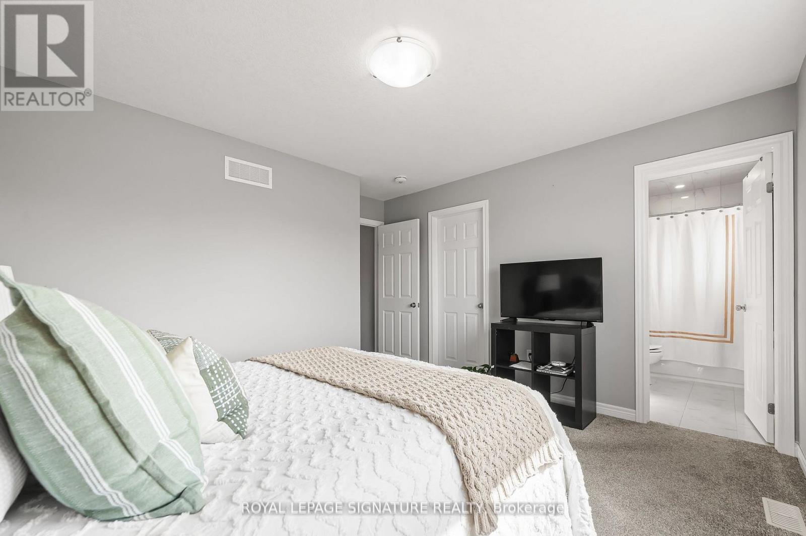 Photo 20 of 51 Macaulay Street, Guelph ON