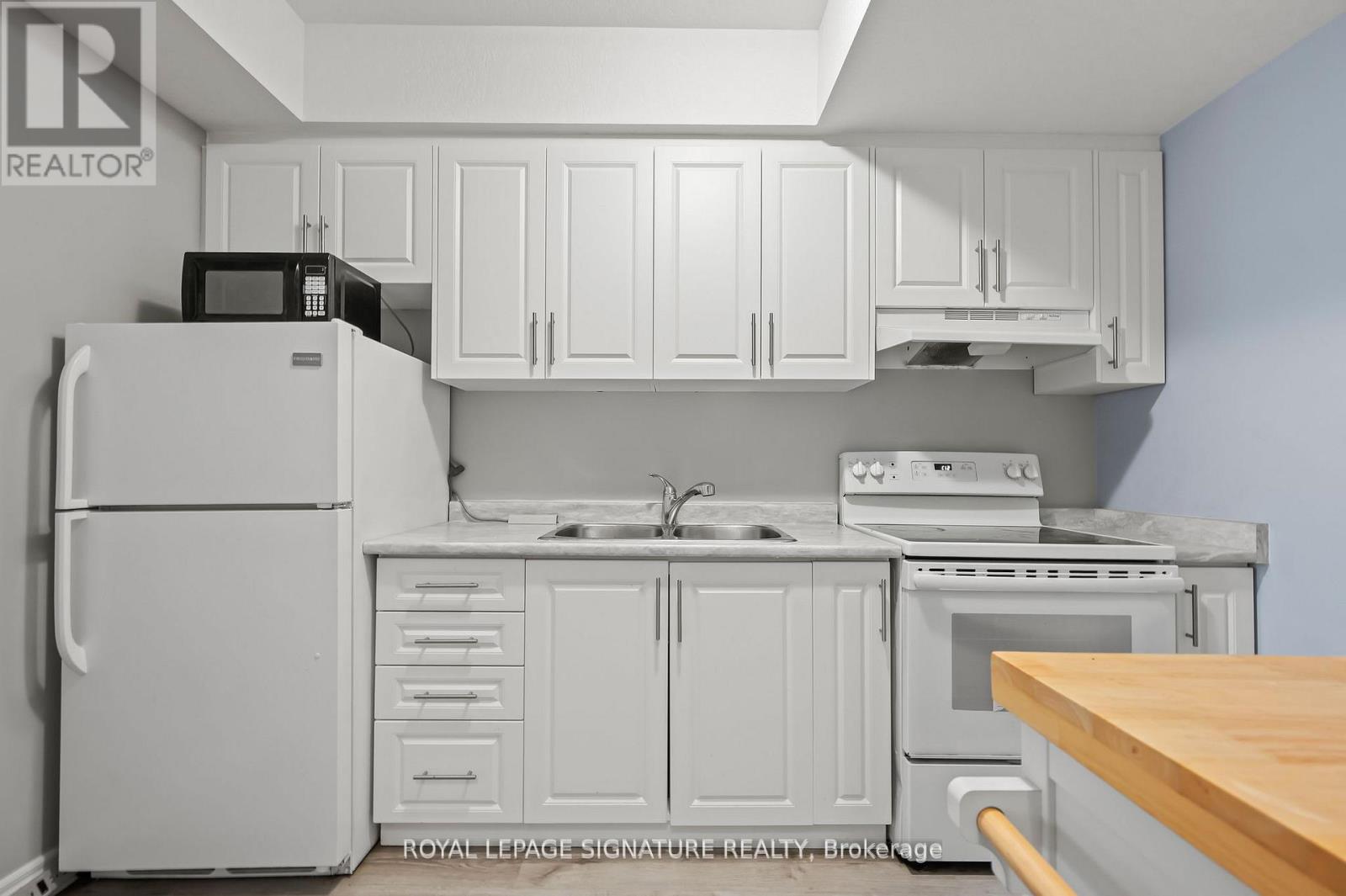 Photo 29 of 51 Macaulay Street, Guelph ON