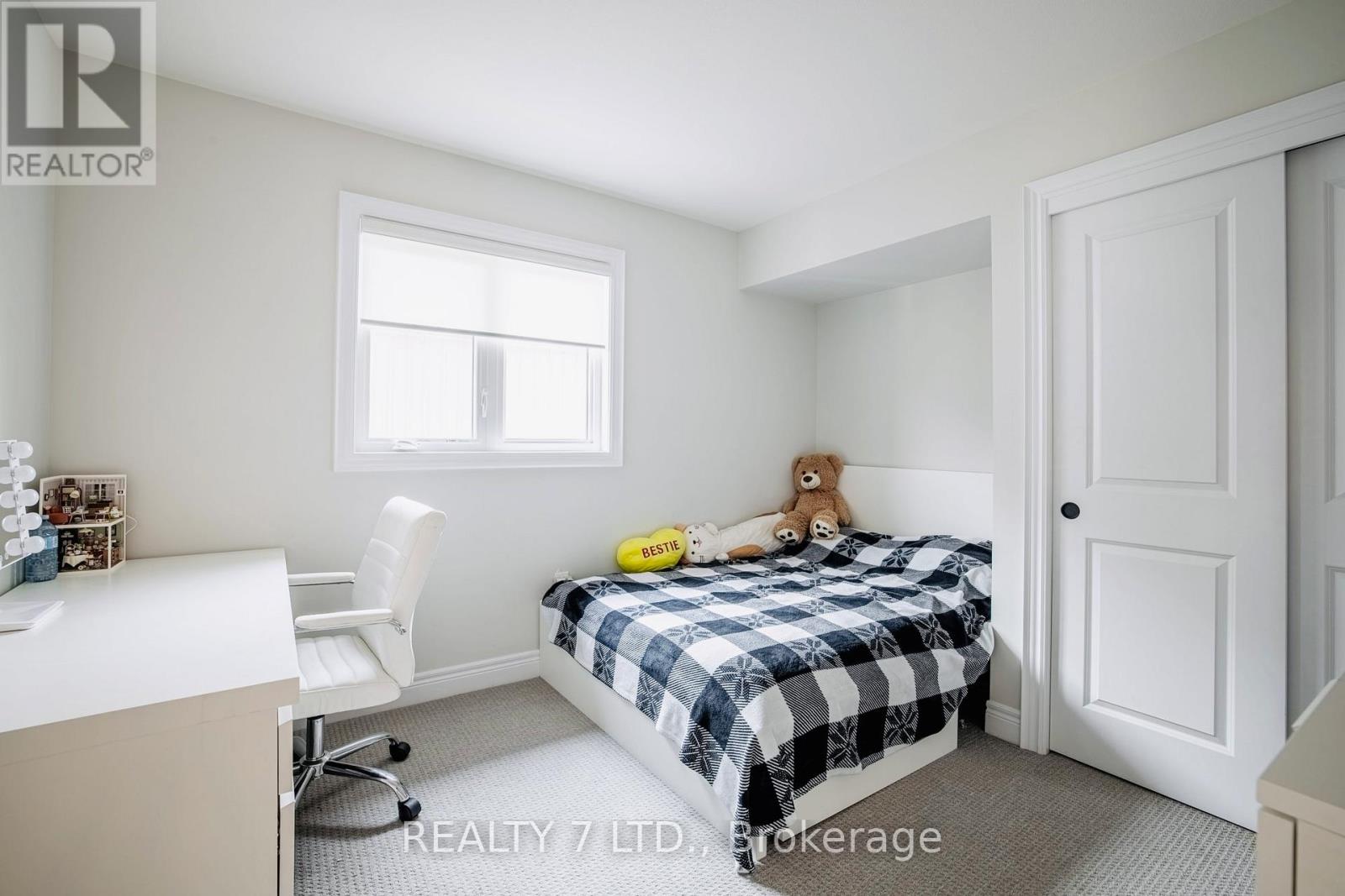Photo 18 of 128 Susan Drive, Pelham ON