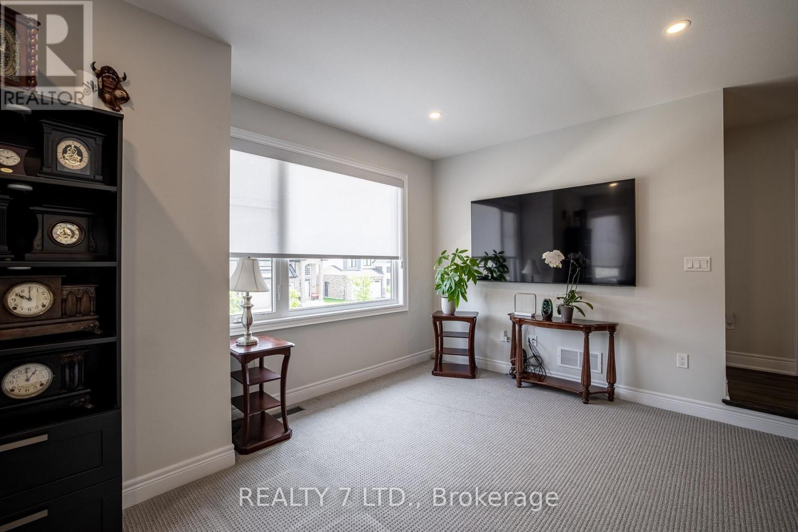 Photo 16 of 128 Susan Drive, Pelham ON