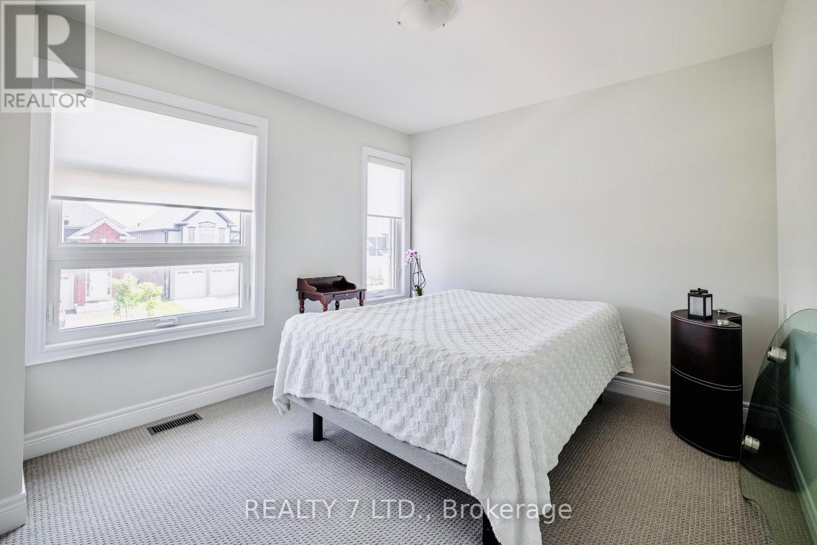 Photo 17 of 128 Susan Drive, Pelham ON