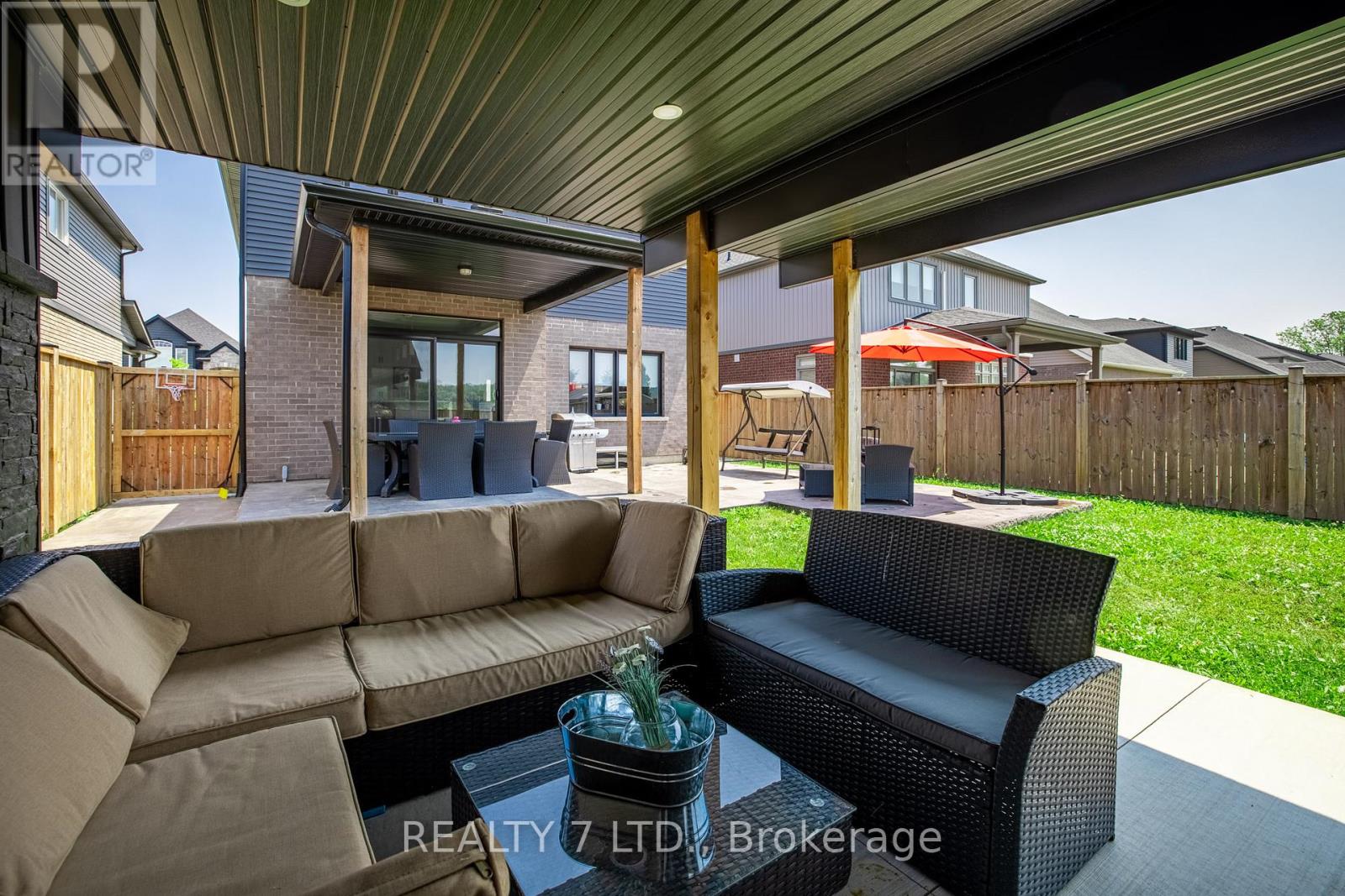 Photo 26 of 128 Susan Drive, Pelham ON