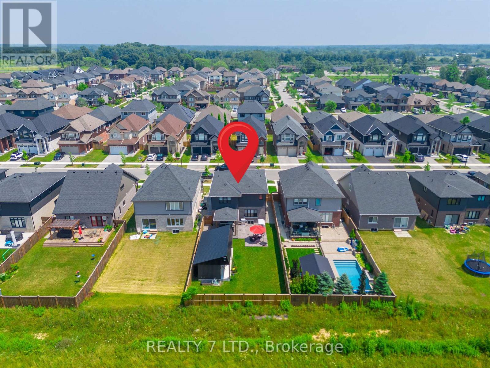 Photo 3 of 128 Susan Drive, Pelham ON