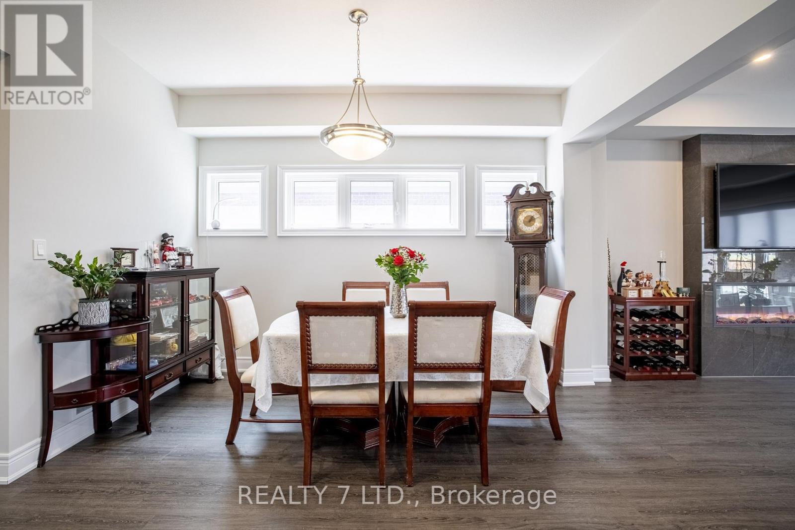 Photo 7 of 128 Susan Drive, Pelham ON