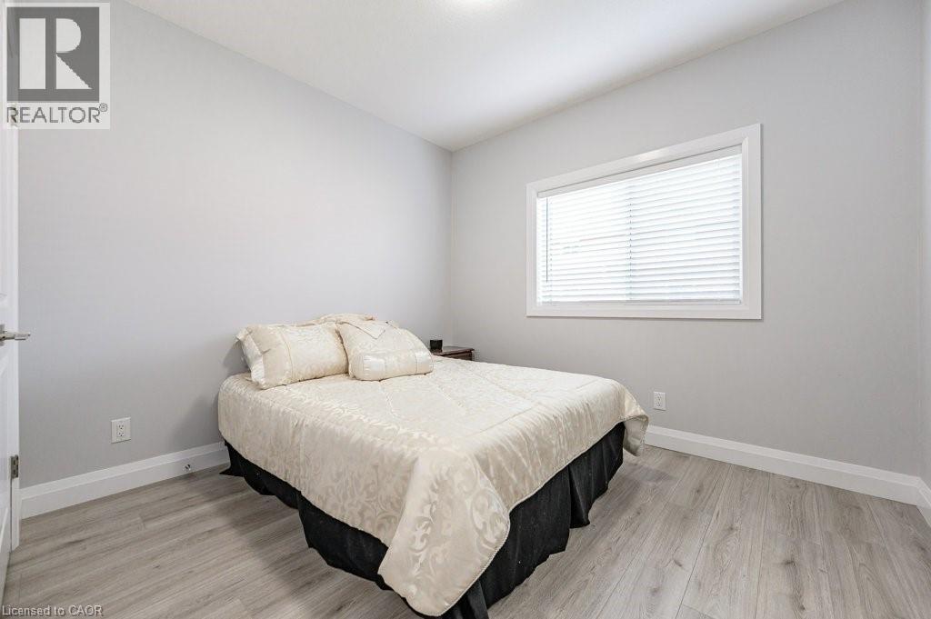Photo 13 of 204 Fifth Avenue, Kitchener ON