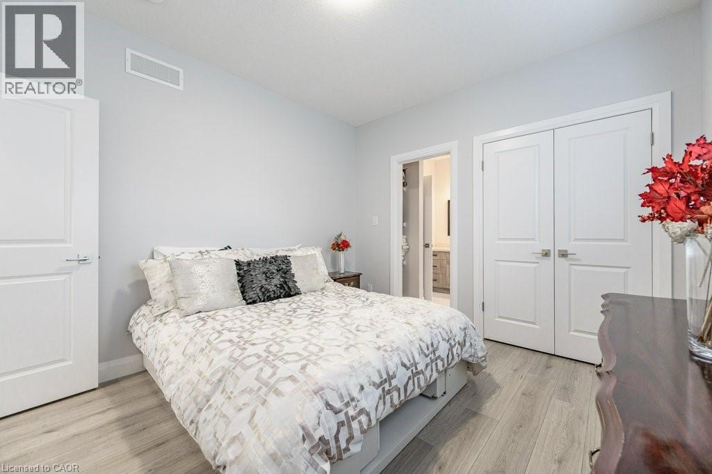 Photo 16 of 204 Fifth Avenue, Kitchener ON