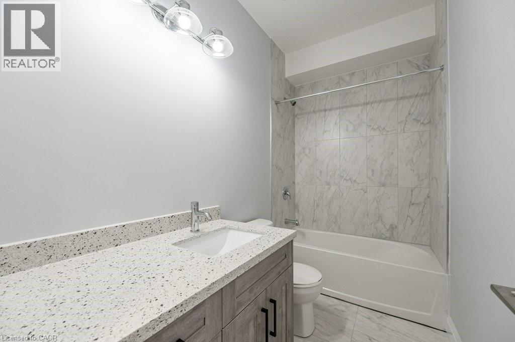 Photo 30 of 204 Fifth Avenue, Kitchener ON