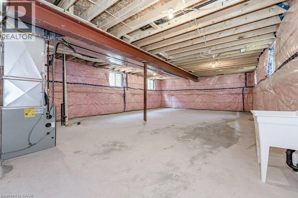 Photo 39 of 204 Fifth Avenue, Kitchener ON