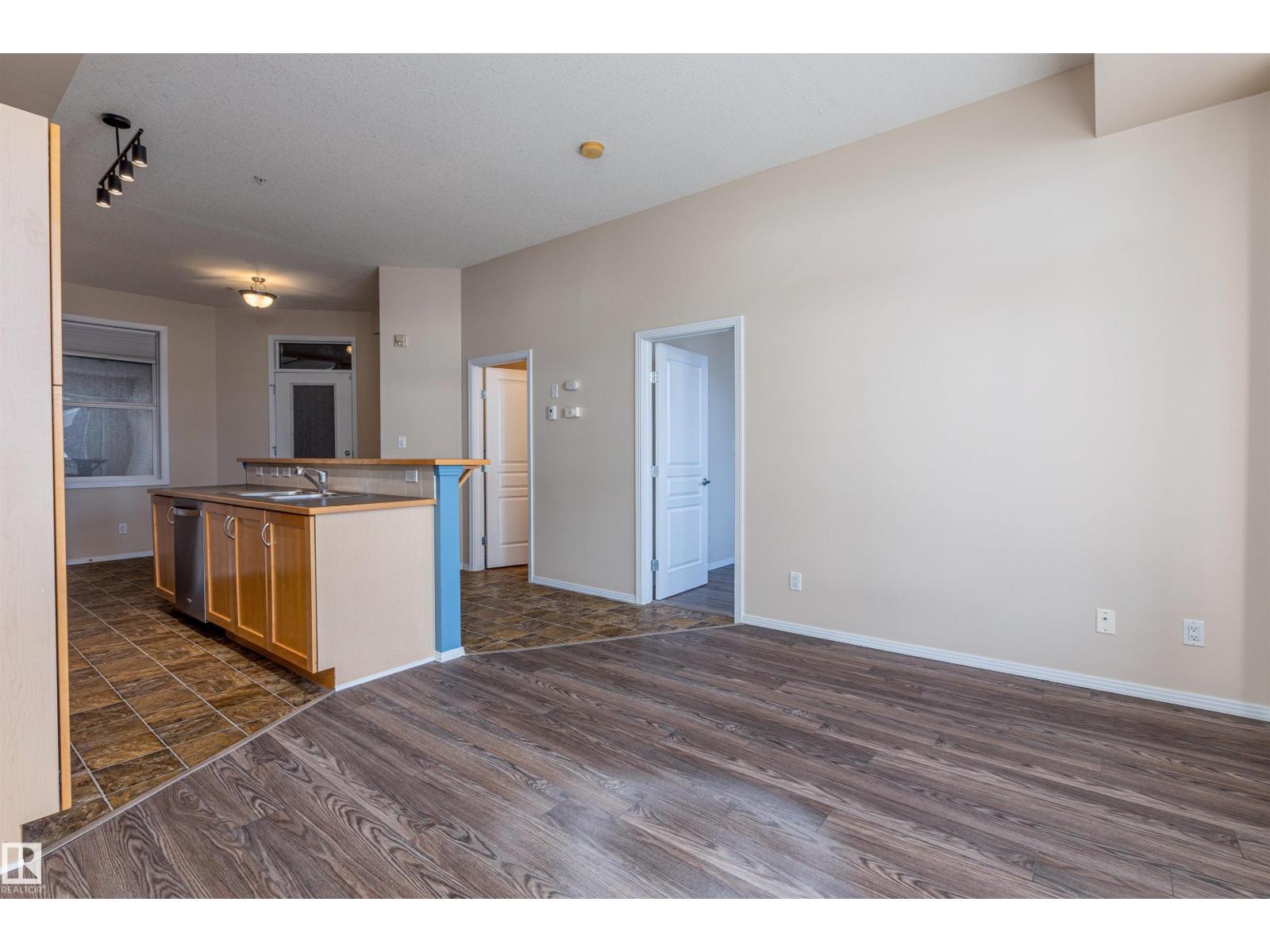 Photo 16 of 143 10403 122 St Nw, Edmonton AB