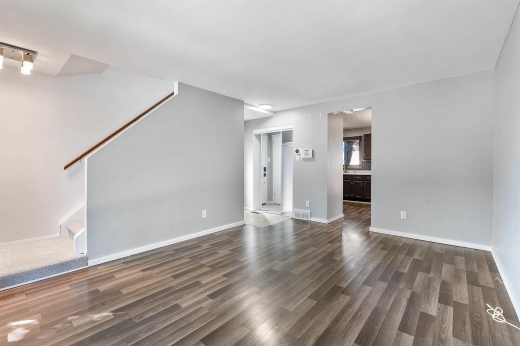 Photo 6 of 35 Brewer Crescent, Winnipeg MB