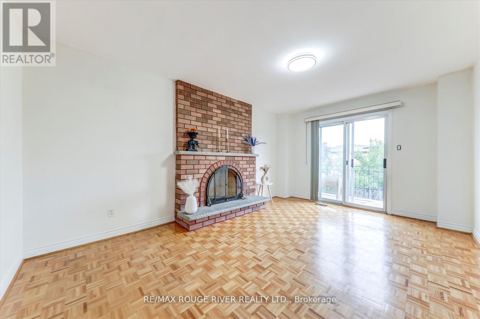 Photo 15 of 23 Jackman Crescent, Vaughan ON
